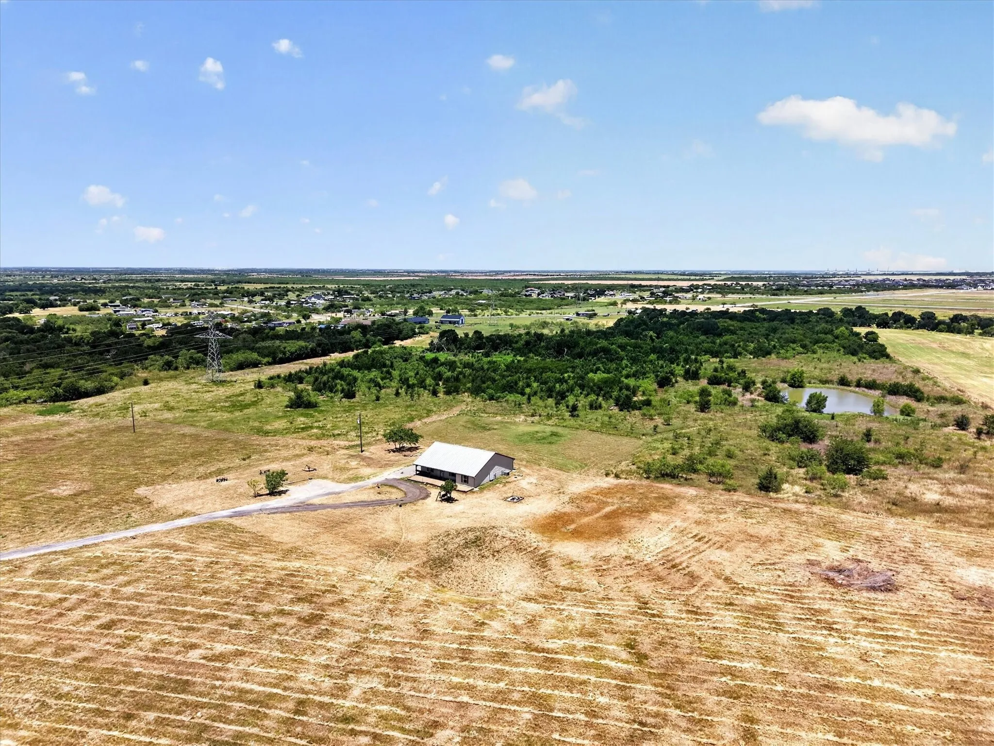 Single Family Residence For Sale in Ellis County , 901 Marion Road, Venus, Texas 76084, 3 Bedroom, 2 Bathroom, Garage spaces, 1,880 Sqft, built in 2004, mls#21313253, Real Estate Agent in Venus, Homes For Sale in Ellis county, Homes For Sale in Venus, Realtor in Venus Texas, Real Estate Brokerage Independent Realty Texas, Luminita Cordes Realtor