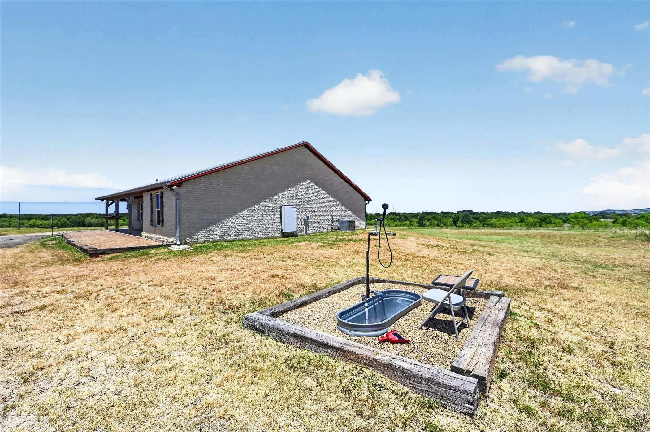 Single Family Residence For Sale in Ellis County , 901 Marion Road, Venus, Texas 76084, 3 Bedroom, 2 Bathroom, Garage spaces, 1,880 Sqft, built in 2004, mls#21313253, Real Estate Agent in Venus, Homes For Sale in Ellis county, Homes For Sale in Venus, Realtor in Venus Texas, Real Estate Brokerage Independent Realty Texas, Luminita Cordes Realtor