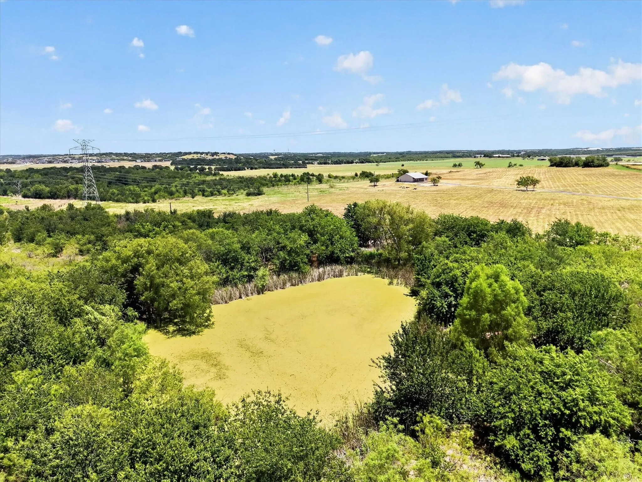 Single Family Residence For Sale in Ellis County , 901 Marion Road, Venus, Texas 76084, 3 Bedroom, 2 Bathroom, Garage spaces, 1,880 Sqft, built in 2004, mls#21313253, Real Estate Agent in Venus, Homes For Sale in Ellis county, Homes For Sale in Venus, Realtor in Venus Texas, Real Estate Brokerage Independent Realty Texas, Luminita Cordes Realtor