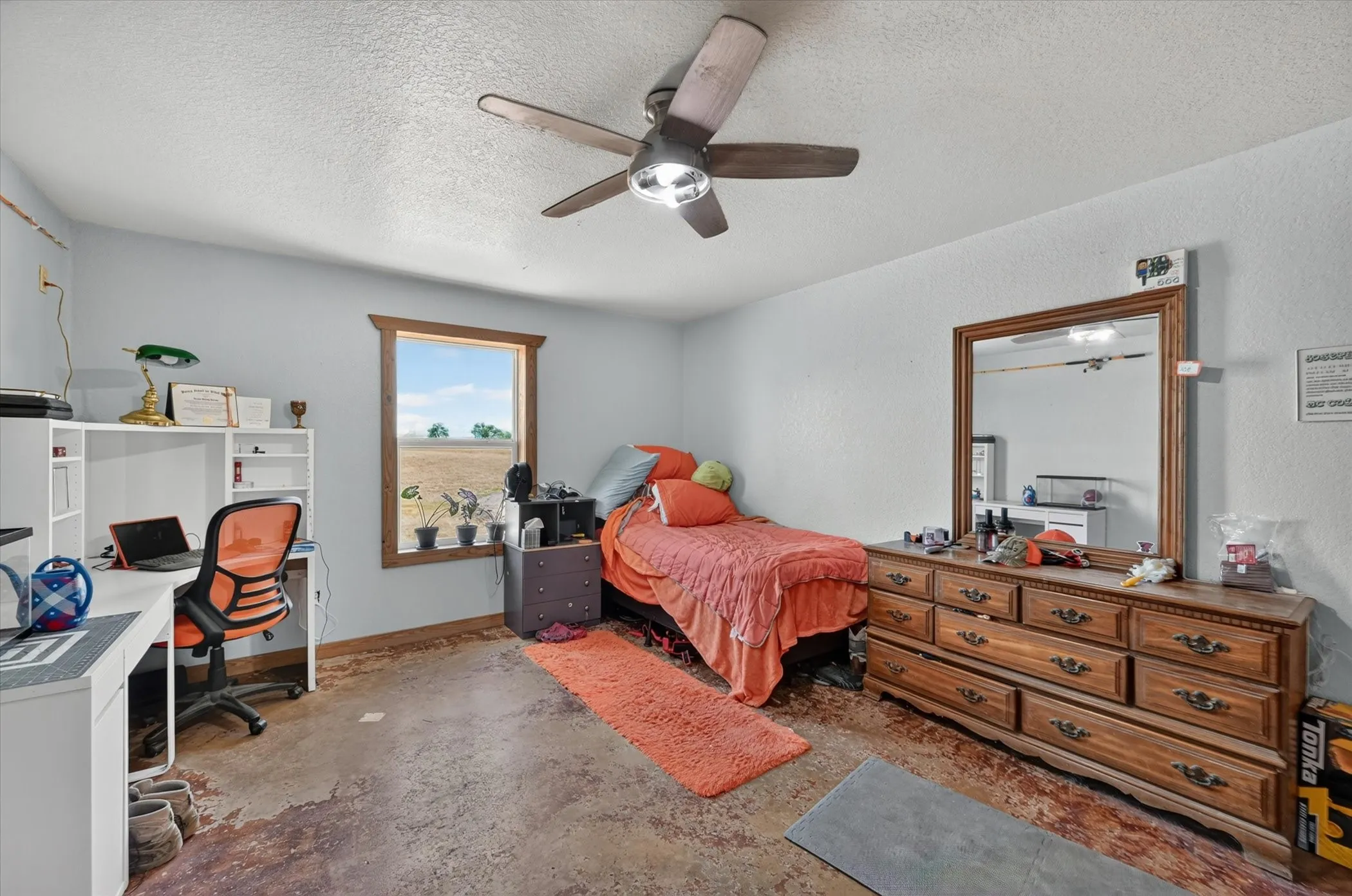 Single Family Residence For Sale in Ellis County , 901 Marion Road, Venus, Texas 76084, 3 Bedroom, 2 Bathroom, Garage spaces, 1,880 Sqft, built in 2004, mls#21313253, Real Estate Agent in Venus, Homes For Sale in Ellis county, Homes For Sale in Venus, Realtor in Venus Texas, Real Estate Brokerage Independent Realty Texas, Luminita Cordes Realtor