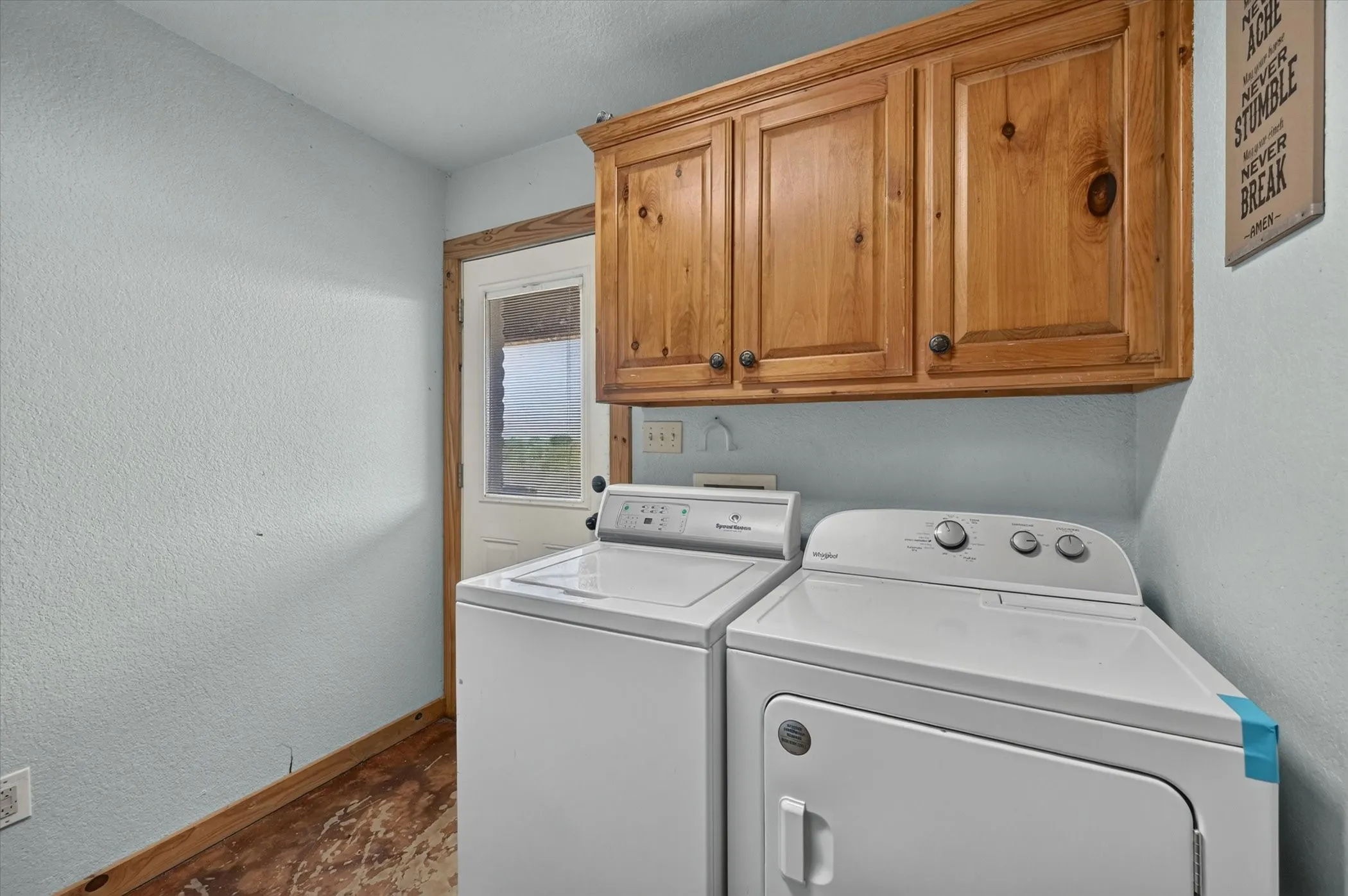 Single Family Residence For Sale in Ellis County , 901 Marion Road, Venus, Texas 76084, 3 Bedroom, 2 Bathroom, Garage spaces, 1,880 Sqft, built in 2004, mls#21313253, Real Estate Agent in Venus, Homes For Sale in Ellis county, Homes For Sale in Venus, Realtor in Venus Texas, Real Estate Brokerage Independent Realty Texas, Luminita Cordes Realtor