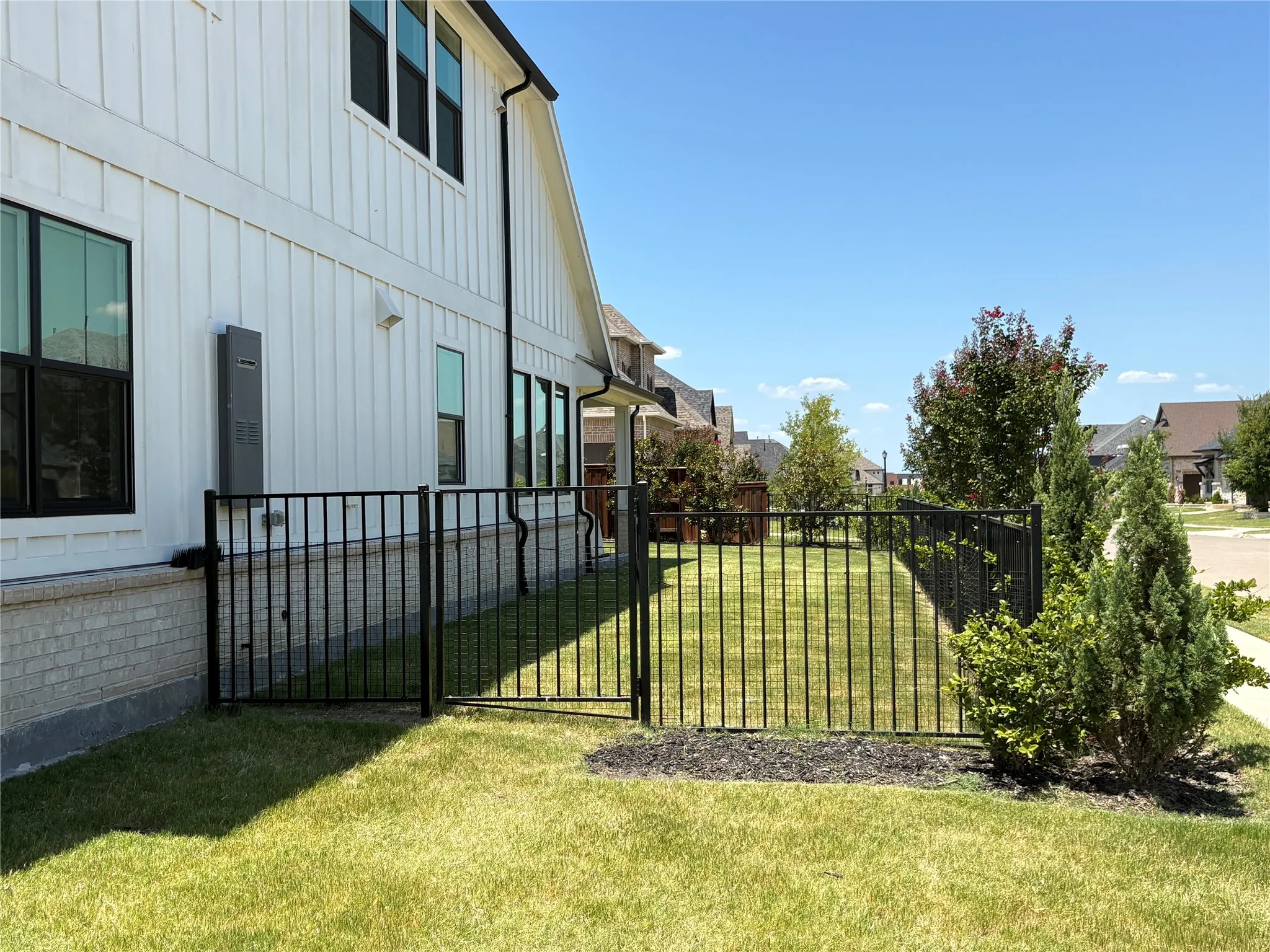Single Family Residence For Rent in Collin County , 1451 Maplewood Drive, Prosper, Texas 75078, 4 Bedroom, 4 Bathroom, 3 Garage spaces, 3,261 Sqft, built in 2022, mls#21328861, Real Estate Agent in Prosper, Homes For Rent in Collin county, Homes For Rent in Prosper, Realtor in Prosper Texas, Real Estate Brokerage Independent Realty Texas, Luminita Cordes Realtor