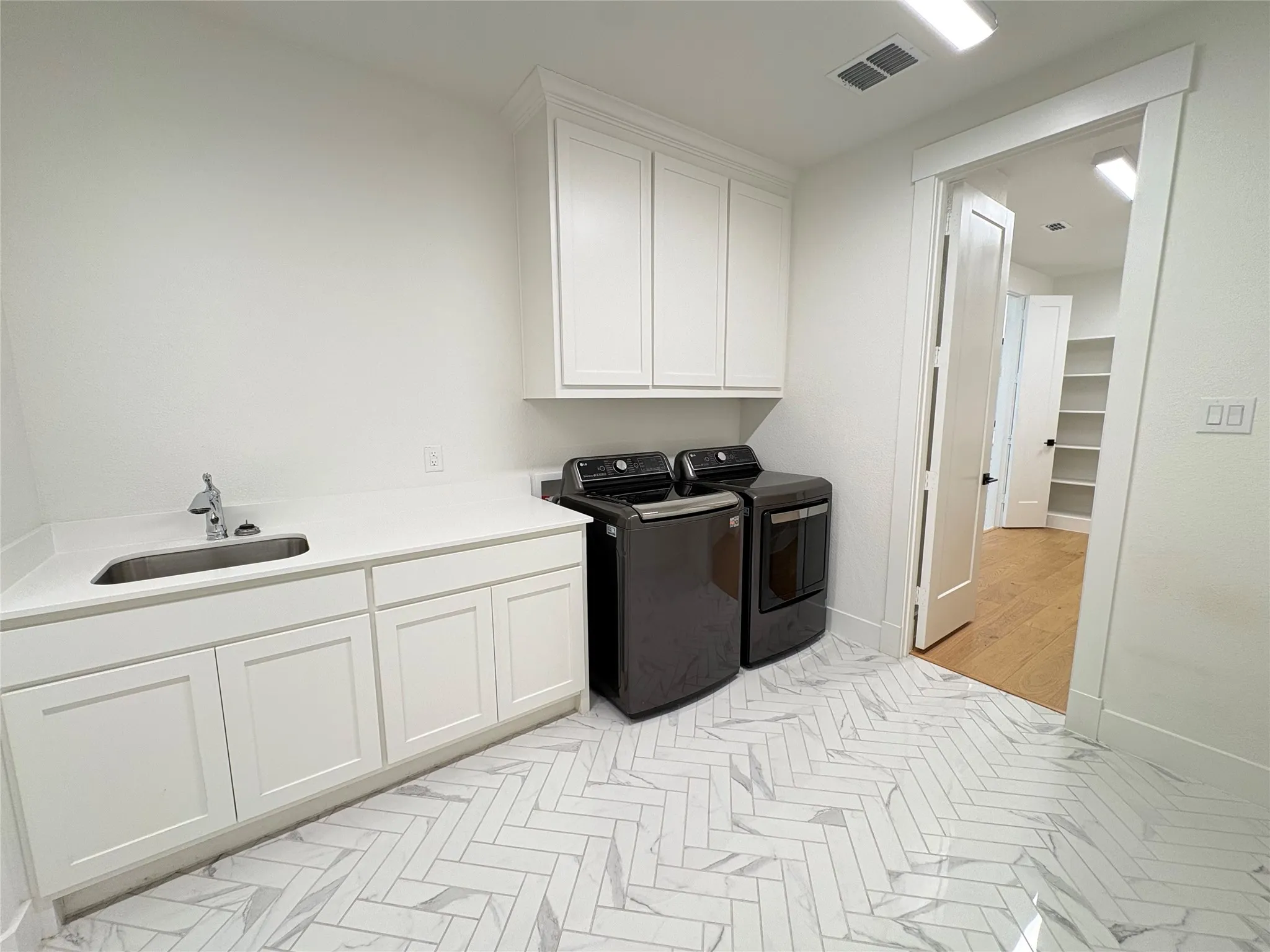 Single Family Residence For Rent in Collin County , 1451 Maplewood Drive, Prosper, Texas 75078, 4 Bedroom, 4 Bathroom, 3 Garage spaces, 3,261 Sqft, built in 2022, mls#21328861, Real Estate Agent in Prosper, Homes For Rent in Collin county, Homes For Rent in Prosper, Realtor in Prosper Texas, Real Estate Brokerage Independent Realty Texas, Luminita Cordes Realtor