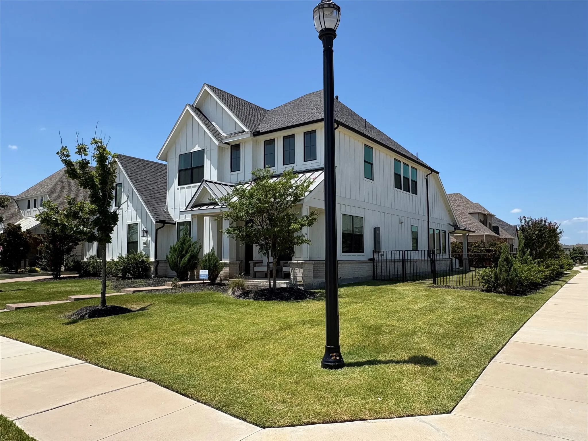Single Family Residence For Rent in Collin County , 1451 Maplewood Drive, Prosper, Texas 75078, 4 Bedroom, 4 Bathroom, 3 Garage spaces, 3,261 Sqft, built in 2022, mls#21328861, Real Estate Agent in Prosper, Homes For Rent in Collin county, Homes For Rent in Prosper, Realtor in Prosper Texas, Real Estate Brokerage Independent Realty Texas, Luminita Cordes Realtor