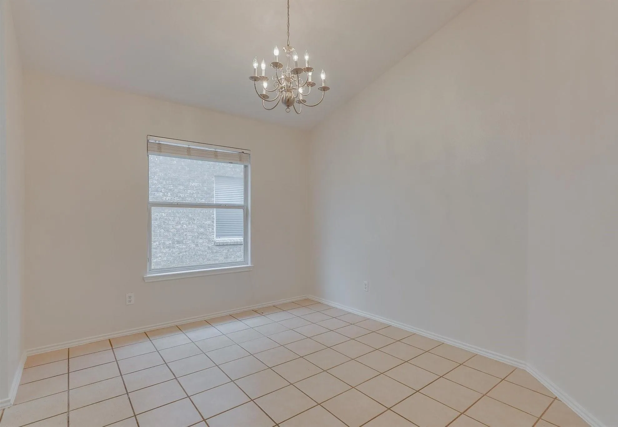 Single Family Residence For Rent in Tarrant County , 10124 Pear Street, Fort Worth, Texas 76244, 4 Bedroom, 2 Bathroom, 2 Garage spaces, 1,890 Sqft, built in 2004, Price $2,575, mls#21328864, Real Estate Agent in Fort Worth, Homes For Rent in Tarrant county, Homes For Rent in Fort Worth, Realtor in Fort Worth Texas, Real Estate Brokerage Independent Realty Texas, Luminita Cordes Realtor
