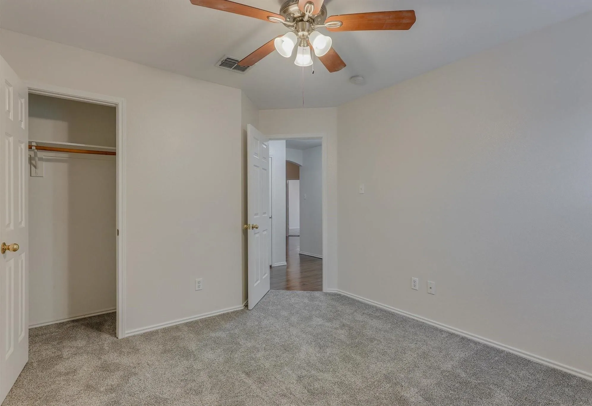 Single Family Residence For Rent in Tarrant County , 10124 Pear Street, Fort Worth, Texas 76244, 4 Bedroom, 2 Bathroom, 2 Garage spaces, 1,890 Sqft, built in 2004, Price $2,575, mls#21328864, Real Estate Agent in Fort Worth, Homes For Rent in Tarrant county, Homes For Rent in Fort Worth, Realtor in Fort Worth Texas, Real Estate Brokerage Independent Realty Texas, Luminita Cordes Realtor