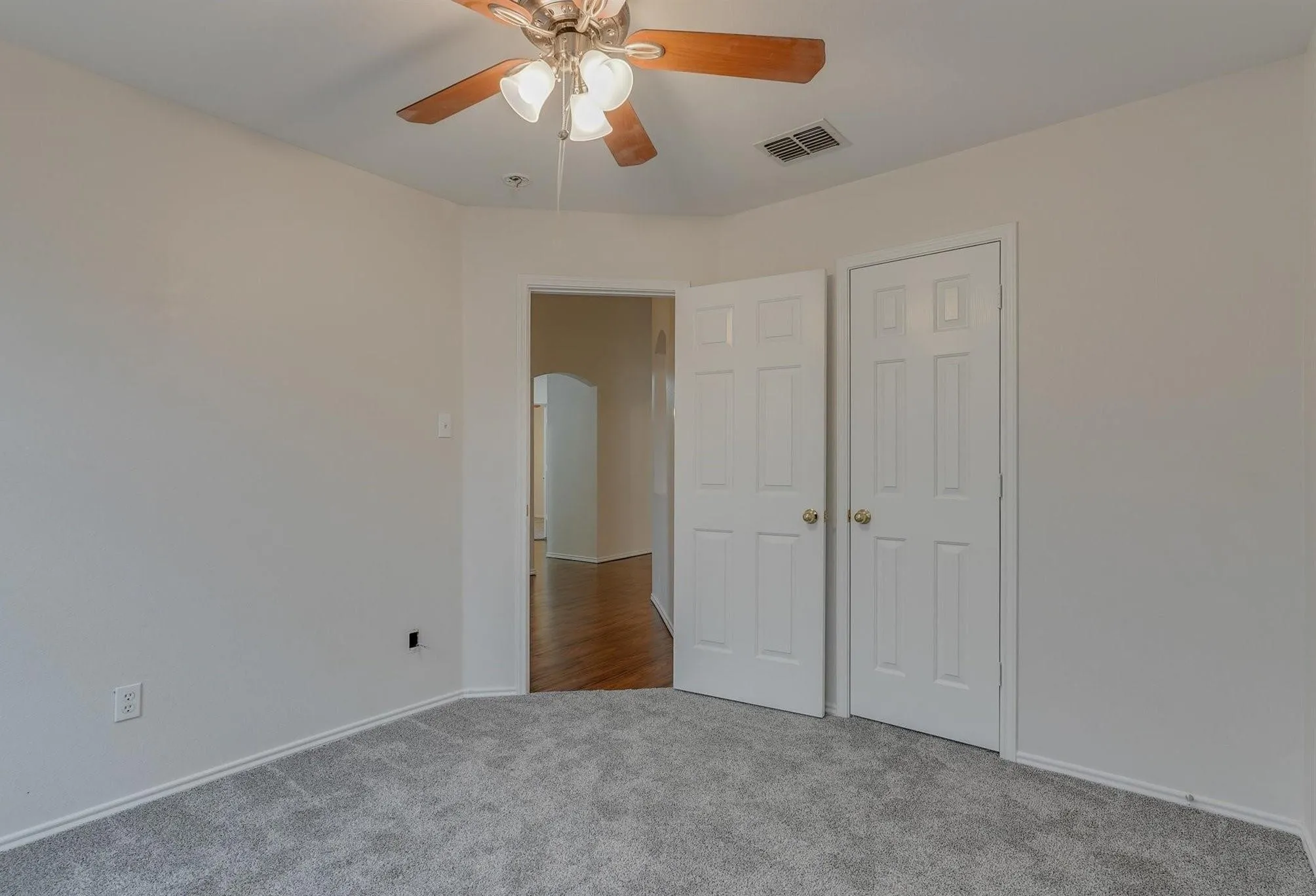 Single Family Residence For Rent in Tarrant County , 10124 Pear Street, Fort Worth, Texas 76244, 4 Bedroom, 2 Bathroom, 2 Garage spaces, 1,890 Sqft, built in 2004, Price $2,575, mls#21328864, Real Estate Agent in Fort Worth, Homes For Rent in Tarrant county, Homes For Rent in Fort Worth, Realtor in Fort Worth Texas, Real Estate Brokerage Independent Realty Texas, Luminita Cordes Realtor