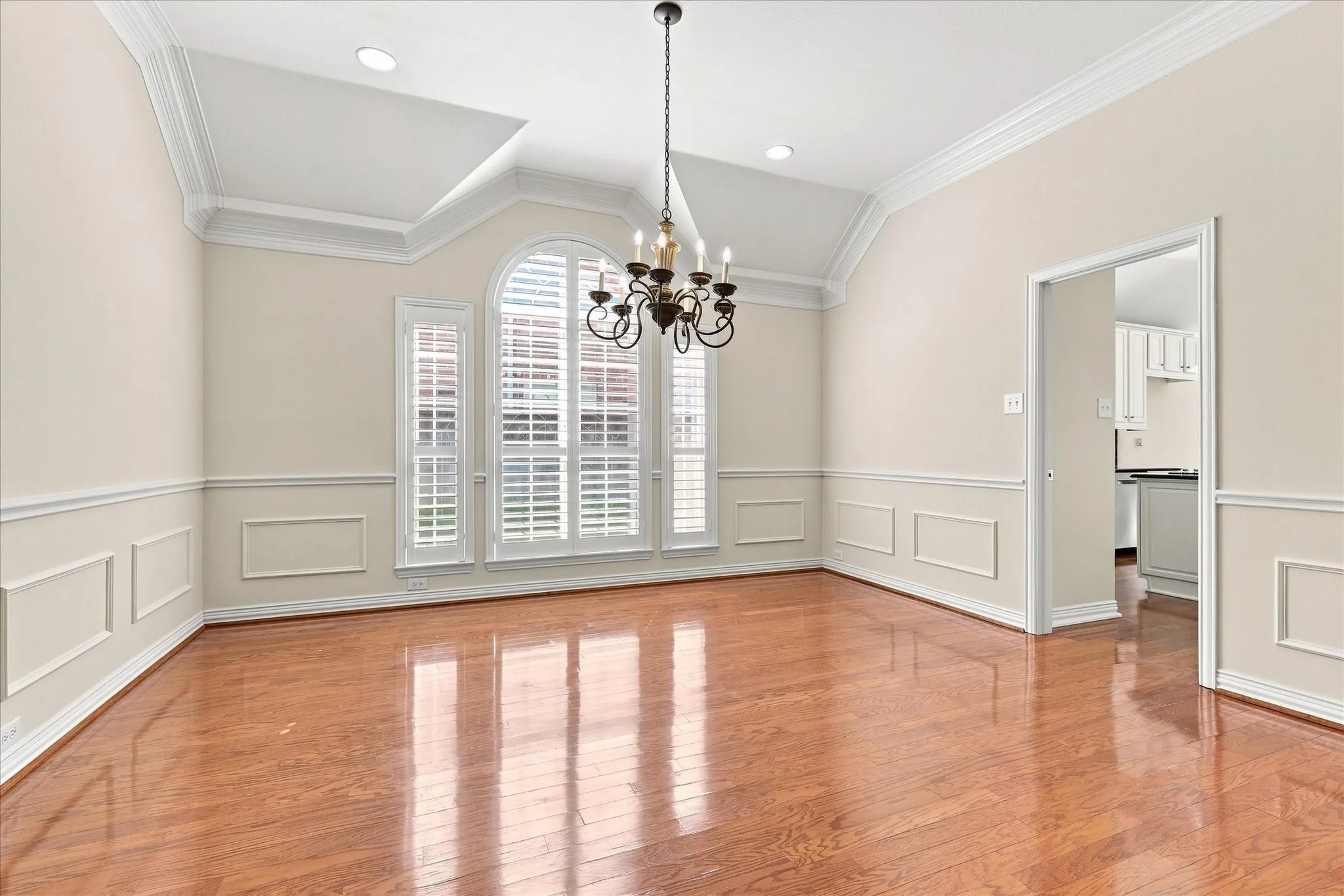 Single Family Residence For Sale in Dallas County , 951 Mallard Drive, Coppell, Texas 75019, 4 Bedroom, 3 Bathroom, 3 Garage spaces, 3,128 Sqft, built in 1997, mls#21327691, Real Estate Agent in Coppell, Homes For Sale in Dallas county, Homes For Sale in Coppell, Realtor in Coppell Texas, Real Estate Brokerage Independent Realty Texas, Luminita Cordes Realtor