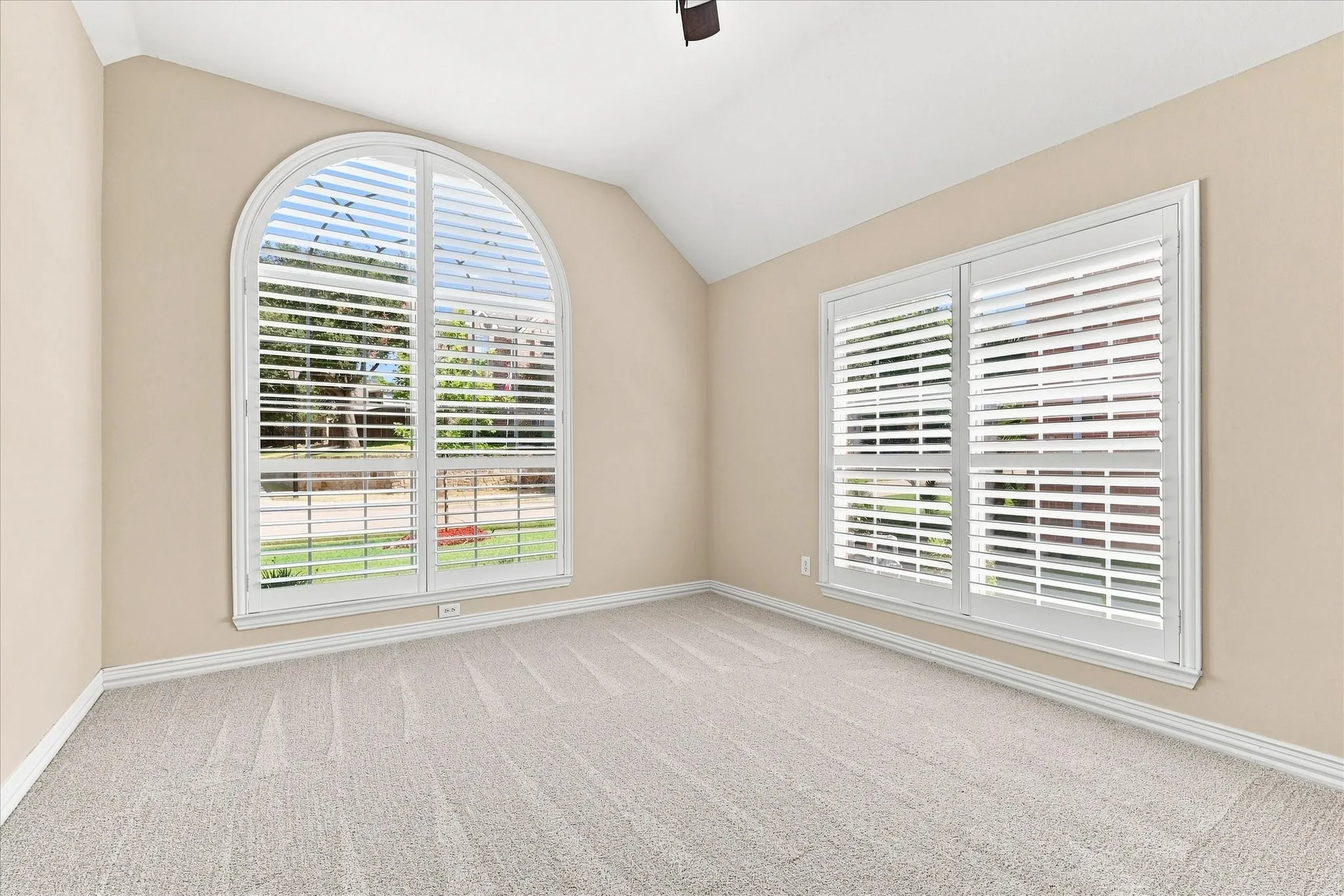 Single Family Residence For Sale in Dallas County , 951 Mallard Drive, Coppell, Texas 75019, 4 Bedroom, 3 Bathroom, 3 Garage spaces, 3,128 Sqft, built in 1997, mls#21327691, Real Estate Agent in Coppell, Homes For Sale in Dallas county, Homes For Sale in Coppell, Realtor in Coppell Texas, Real Estate Brokerage Independent Realty Texas, Luminita Cordes Realtor