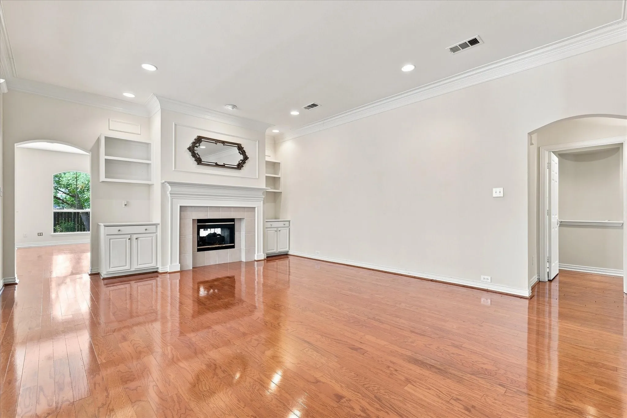 Single Family Residence For Sale in Dallas County , 951 Mallard Drive, Coppell, Texas 75019, 4 Bedroom, 3 Bathroom, 3 Garage spaces, 3,128 Sqft, built in 1997, mls#21327691, Real Estate Agent in Coppell, Homes For Sale in Dallas county, Homes For Sale in Coppell, Realtor in Coppell Texas, Real Estate Brokerage Independent Realty Texas, Luminita Cordes Realtor