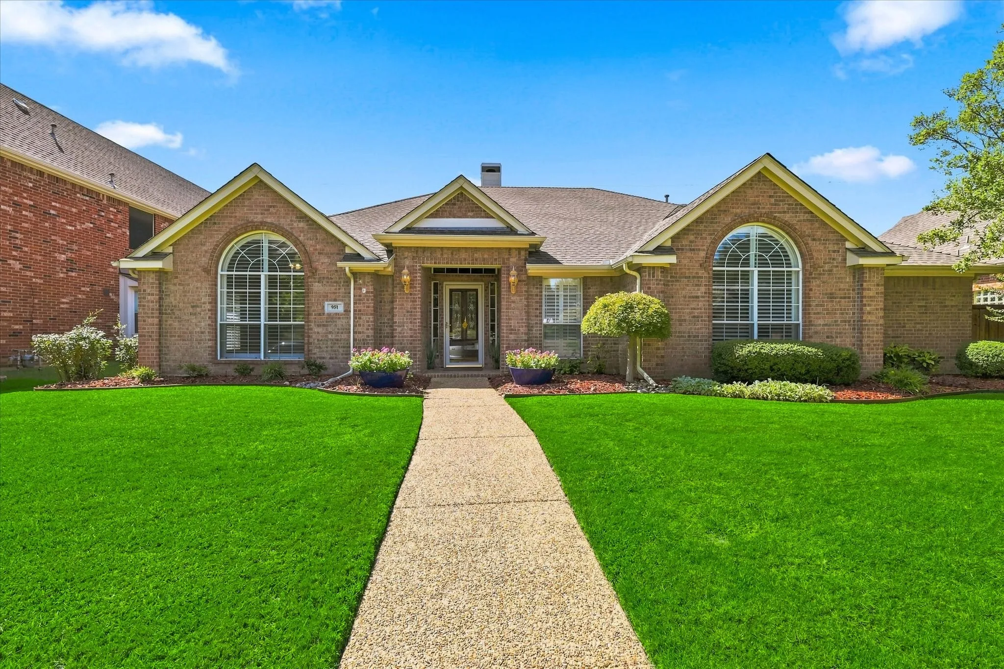 Single Family Residence For Sale in Dallas County , 951 Mallard Drive, Coppell, Texas 75019, 4 Bedroom, 3 Bathroom, 3 Garage spaces, 3,128 Sqft, built in 1997, mls#21327691, Real Estate Agent in Coppell, Homes For Sale in Dallas county, Homes For Sale in Coppell, Realtor in Coppell Texas, Real Estate Brokerage Independent Realty Texas, Luminita Cordes Realtor