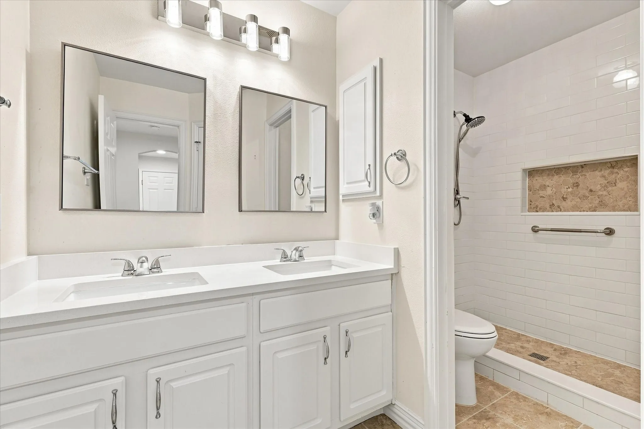 Single Family Residence For Sale in Dallas County , 951 Mallard Drive, Coppell, Texas 75019, 4 Bedroom, 3 Bathroom, 3 Garage spaces, 3,128 Sqft, built in 1997, mls#21327691, Real Estate Agent in Coppell, Homes For Sale in Dallas county, Homes For Sale in Coppell, Realtor in Coppell Texas, Real Estate Brokerage Independent Realty Texas, Luminita Cordes Realtor