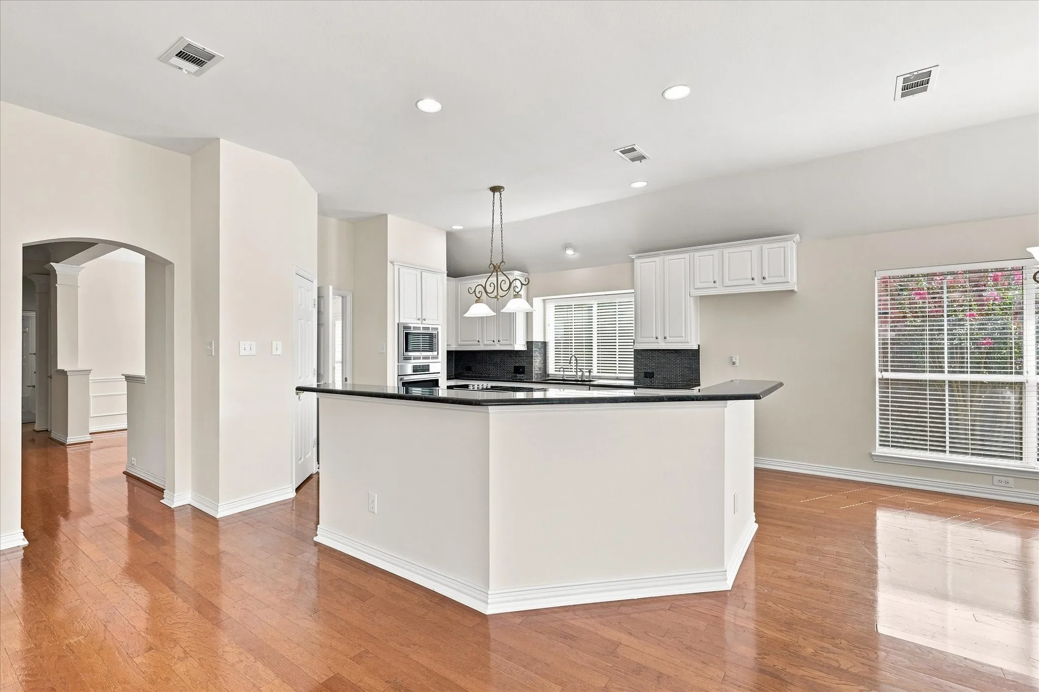Single Family Residence For Sale in Dallas County , 951 Mallard Drive, Coppell, Texas 75019, 4 Bedroom, 3 Bathroom, 3 Garage spaces, 3,128 Sqft, built in 1997, mls#21327691, Real Estate Agent in Coppell, Homes For Sale in Dallas county, Homes For Sale in Coppell, Realtor in Coppell Texas, Real Estate Brokerage Independent Realty Texas, Luminita Cordes Realtor