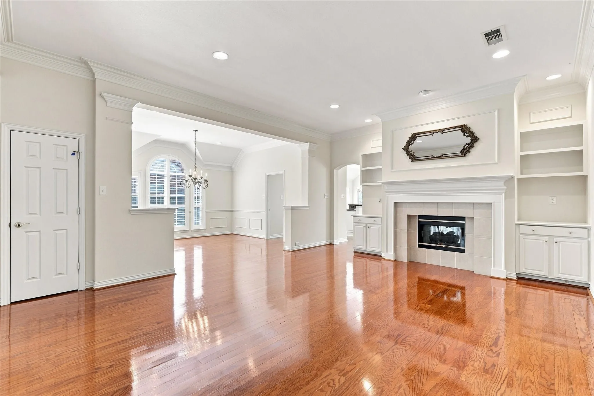 Single Family Residence For Sale in Dallas County , 951 Mallard Drive, Coppell, Texas 75019, 4 Bedroom, 3 Bathroom, 3 Garage spaces, 3,128 Sqft, built in 1997, mls#21327691, Real Estate Agent in Coppell, Homes For Sale in Dallas county, Homes For Sale in Coppell, Realtor in Coppell Texas, Real Estate Brokerage Independent Realty Texas, Luminita Cordes Realtor