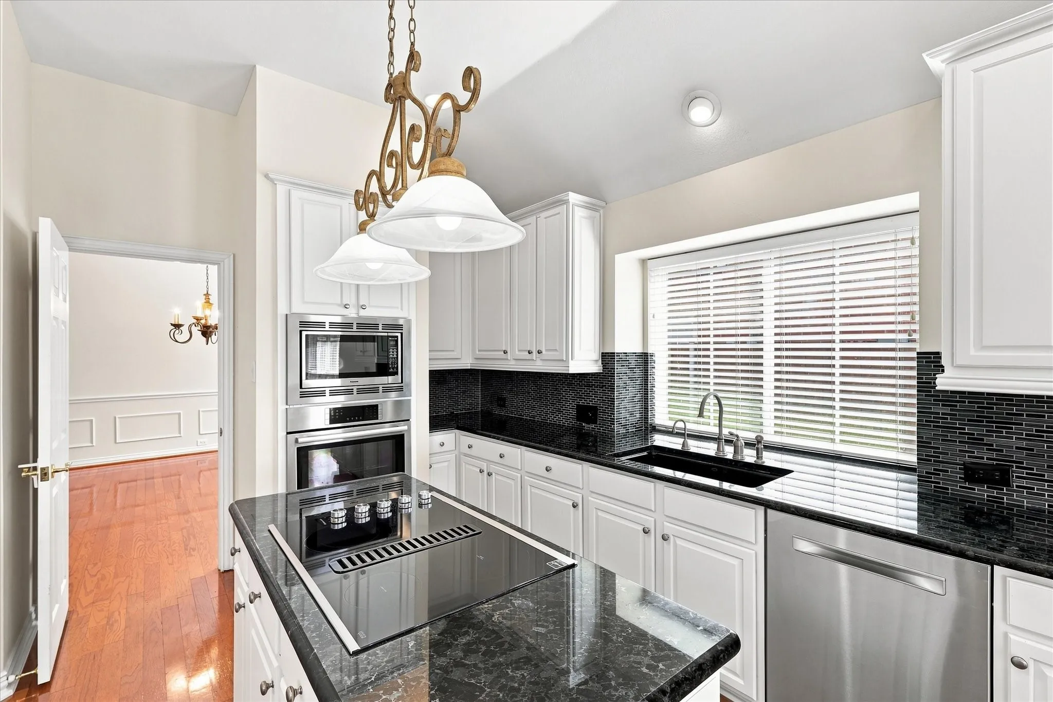 Single Family Residence For Sale in Dallas County , 951 Mallard Drive, Coppell, Texas 75019, 4 Bedroom, 3 Bathroom, 3 Garage spaces, 3,128 Sqft, built in 1997, mls#21327691, Real Estate Agent in Coppell, Homes For Sale in Dallas county, Homes For Sale in Coppell, Realtor in Coppell Texas, Real Estate Brokerage Independent Realty Texas, Luminita Cordes Realtor