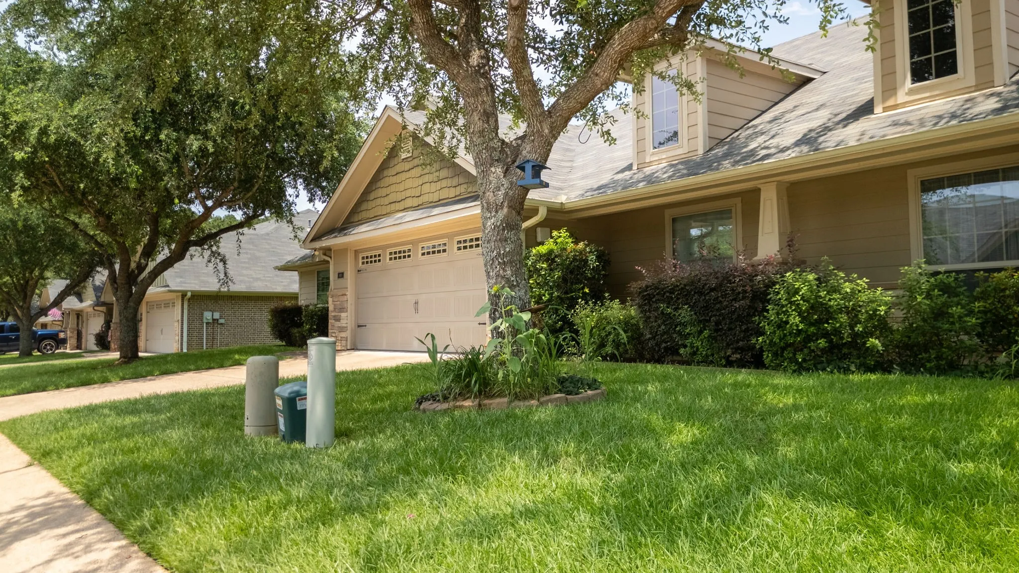 Condominium For Sale in Smith County , 421 W Cumberland Road 601, Tyler, Texas 75703, 2 Bedroom, 2 Bathroom, 2 Garage spaces, 1,379 Sqft, built in 2009, mls#21328879, Real Estate Agent in Tyler, Homes For Sale in Smith county, Homes For Sale in Tyler, Realtor in Tyler Texas, Real Estate Brokerage Independent Realty Texas, Luminita Cordes Realtor