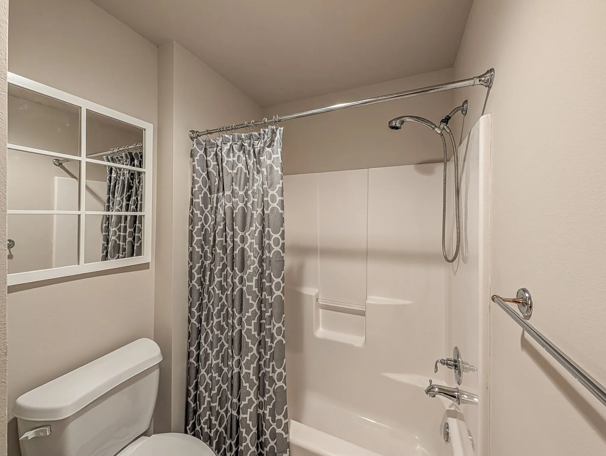 Condominium For Sale in Smith County , 421 W Cumberland Road 601, Tyler, Texas 75703, 2 Bedroom, 2 Bathroom, 2 Garage spaces, 1,379 Sqft, built in 2009, mls#21328879, Real Estate Agent in Tyler, Homes For Sale in Smith county, Homes For Sale in Tyler, Realtor in Tyler Texas, Real Estate Brokerage Independent Realty Texas, Luminita Cordes Realtor