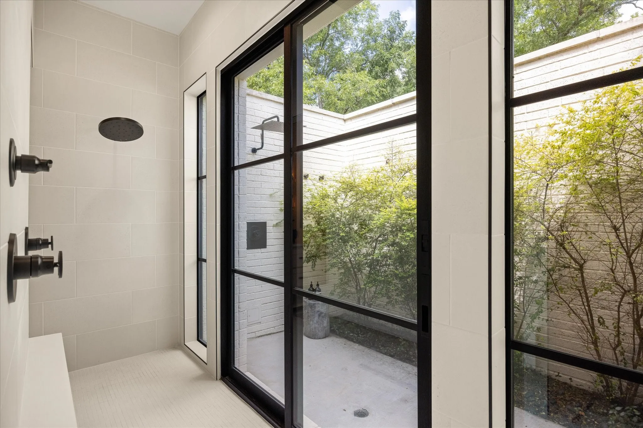 Amazing shower overlooking the outdoors