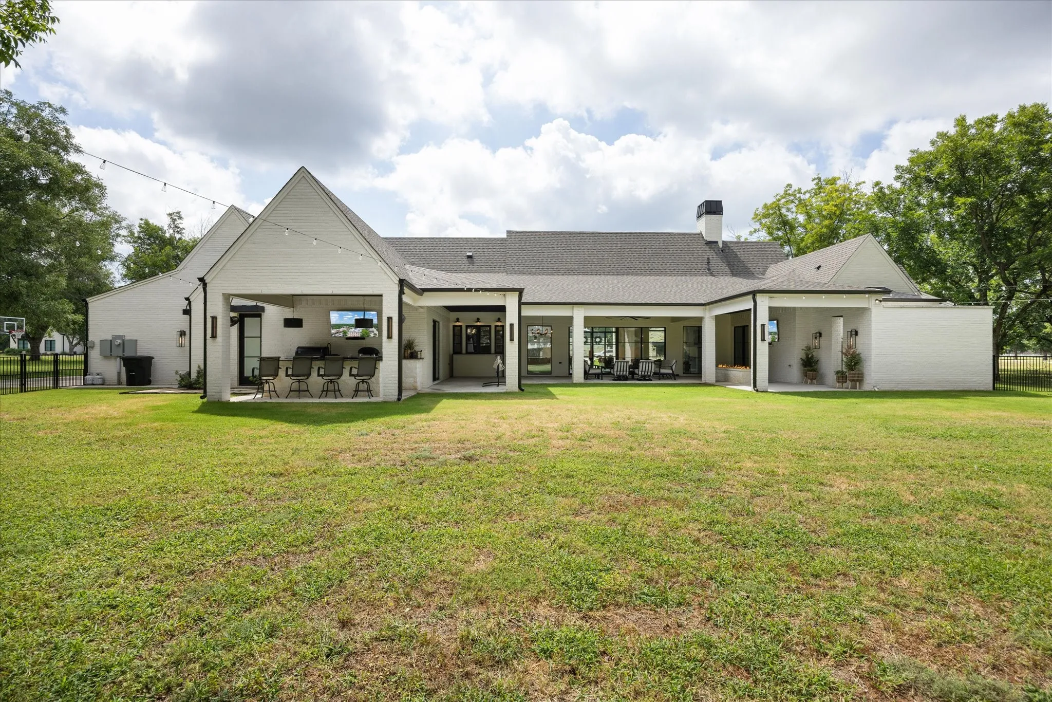 Single Family Residence For Sale in Hood County , 8013 W Landings Road, Granbury, Texas 76049, 5 Bedroom, 4 Bathroom, 3 Garage spaces, 3,820 Sqft, built in 2023, mls#21328891, Real Estate Agent in Granbury, Homes For Sale in Hood county, Homes For Sale in Granbury, Realtor in Granbury Texas, Real Estate Brokerage Independent Realty Texas, Luminita Cordes Realtor