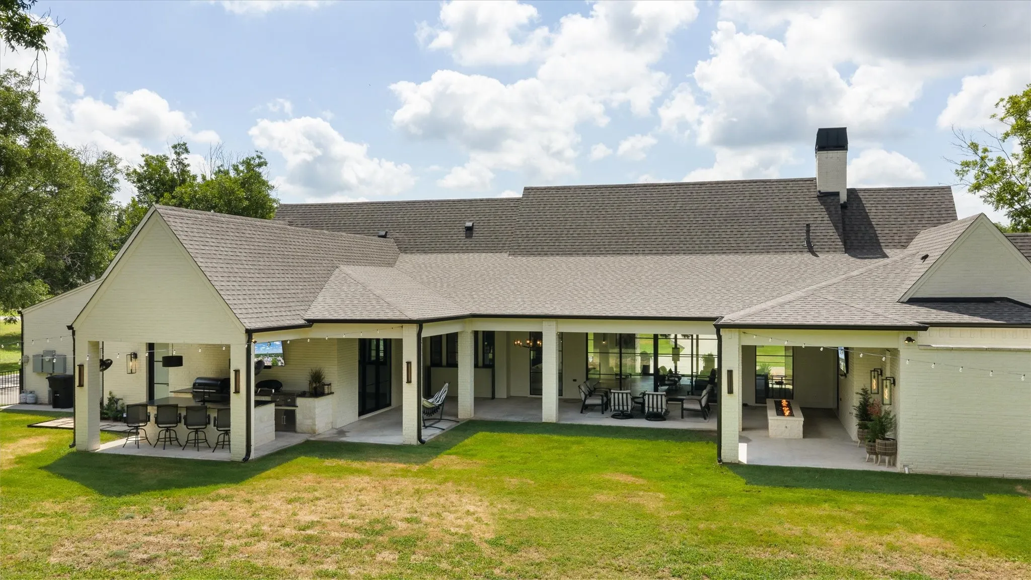 Single Family Residence For Sale in Hood County , 8013 W Landings Road, Granbury, Texas 76049, 5 Bedroom, 4 Bathroom, 3 Garage spaces, 3,820 Sqft, built in 2023, mls#21328891, Real Estate Agent in Granbury, Homes For Sale in Hood county, Homes For Sale in Granbury, Realtor in Granbury Texas, Real Estate Brokerage Independent Realty Texas, Luminita Cordes Realtor