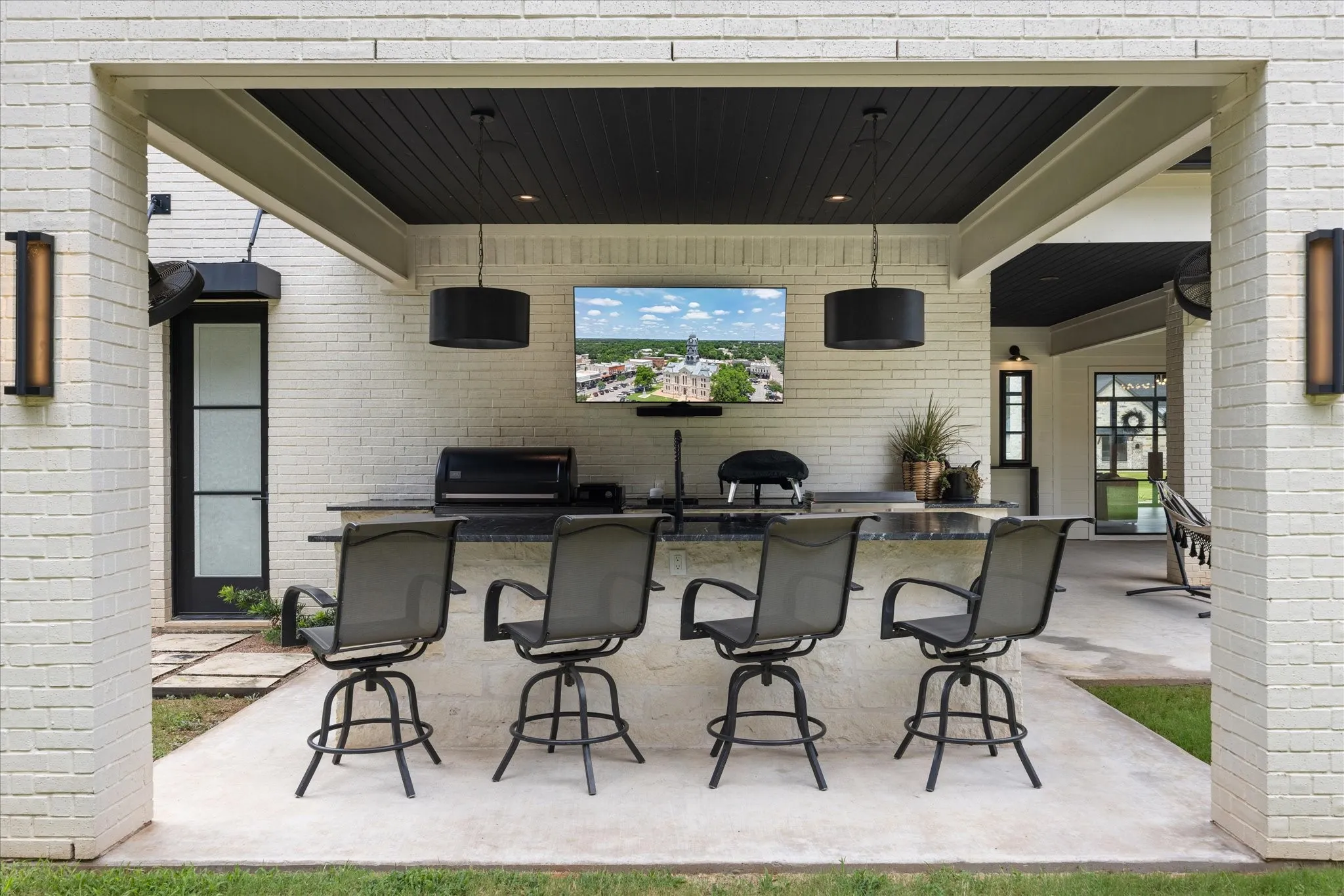 Outdoor entertaining area