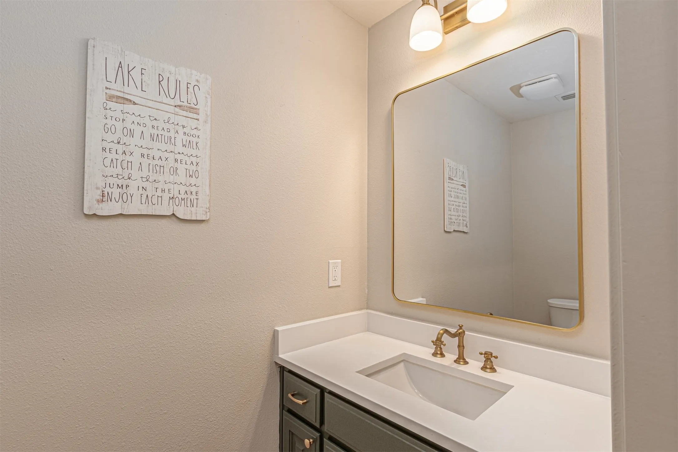 Single Family Residence For Sale in Rains County , 132 Seminole Trail, East Tawakoni, Texas 75472, 4 Bedroom, 3 Bathroom, 2 Garage spaces, 2,212 Sqft, built in 2004, mls#21328479, Real Estate Agent in East Tawakoni, Homes For Sale in Rains county, Homes For Sale in East Tawakoni, Realtor in East Tawakoni Texas, Real Estate Brokerage Independent Realty Texas, Luminita Cordes Realtor