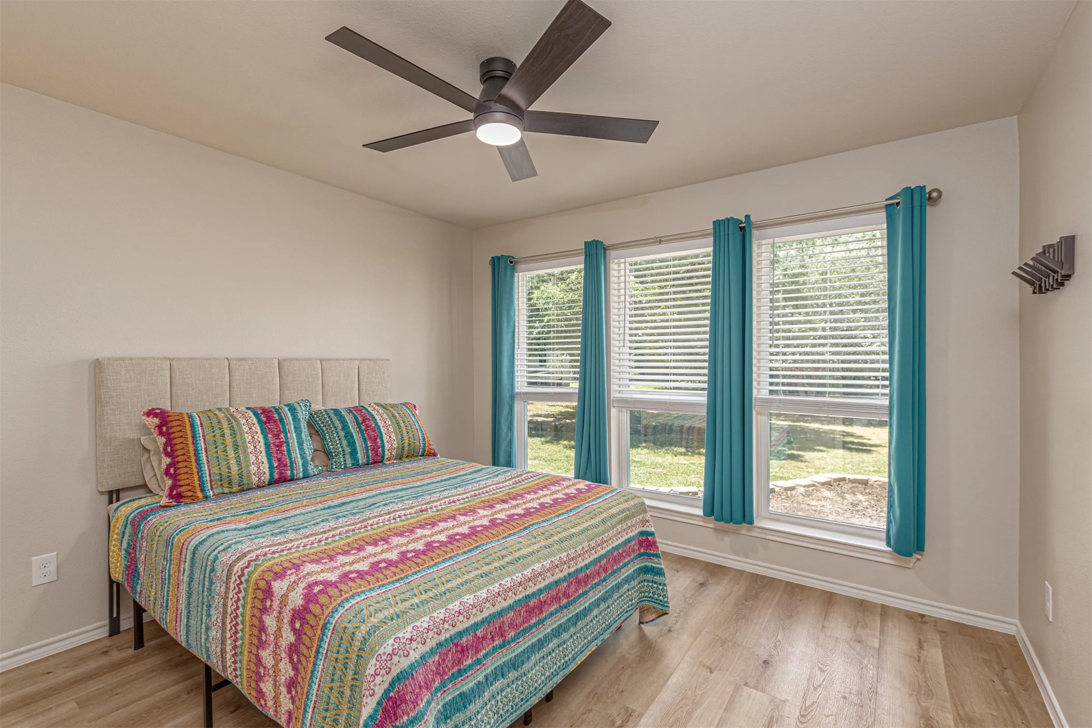 Single Family Residence For Sale in Rains County , 132 Seminole Trail, East Tawakoni, Texas 75472, 4 Bedroom, 3 Bathroom, 2 Garage spaces, 2,212 Sqft, built in 2004, mls#21328479, Real Estate Agent in East Tawakoni, Homes For Sale in Rains county, Homes For Sale in East Tawakoni, Realtor in East Tawakoni Texas, Real Estate Brokerage Independent Realty Texas, Luminita Cordes Realtor