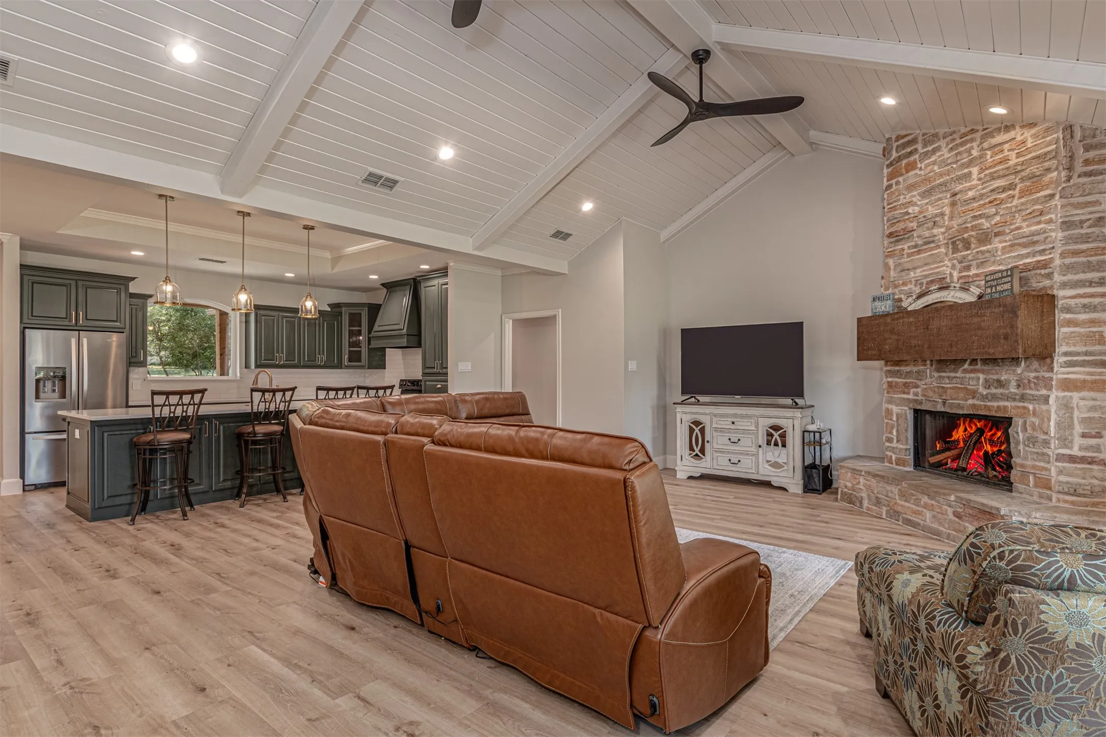 Single Family Residence For Sale in Rains County , 132 Seminole Trail, East Tawakoni, Texas 75472, 4 Bedroom, 3 Bathroom, 2 Garage spaces, 2,212 Sqft, built in 2004, mls#21328479, Real Estate Agent in East Tawakoni, Homes For Sale in Rains county, Homes For Sale in East Tawakoni, Realtor in East Tawakoni Texas, Real Estate Brokerage Independent Realty Texas, Luminita Cordes Realtor