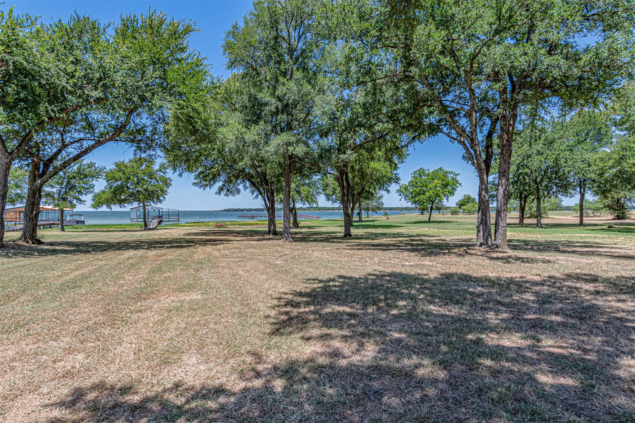 Single Family Residence For Sale in Rains County , 132 Seminole Trail, East Tawakoni, Texas 75472, 4 Bedroom, 3 Bathroom, 2 Garage spaces, 2,212 Sqft, built in 2004, mls#21328479, Real Estate Agent in East Tawakoni, Homes For Sale in Rains county, Homes For Sale in East Tawakoni, Realtor in East Tawakoni Texas, Real Estate Brokerage Independent Realty Texas, Luminita Cordes Realtor
