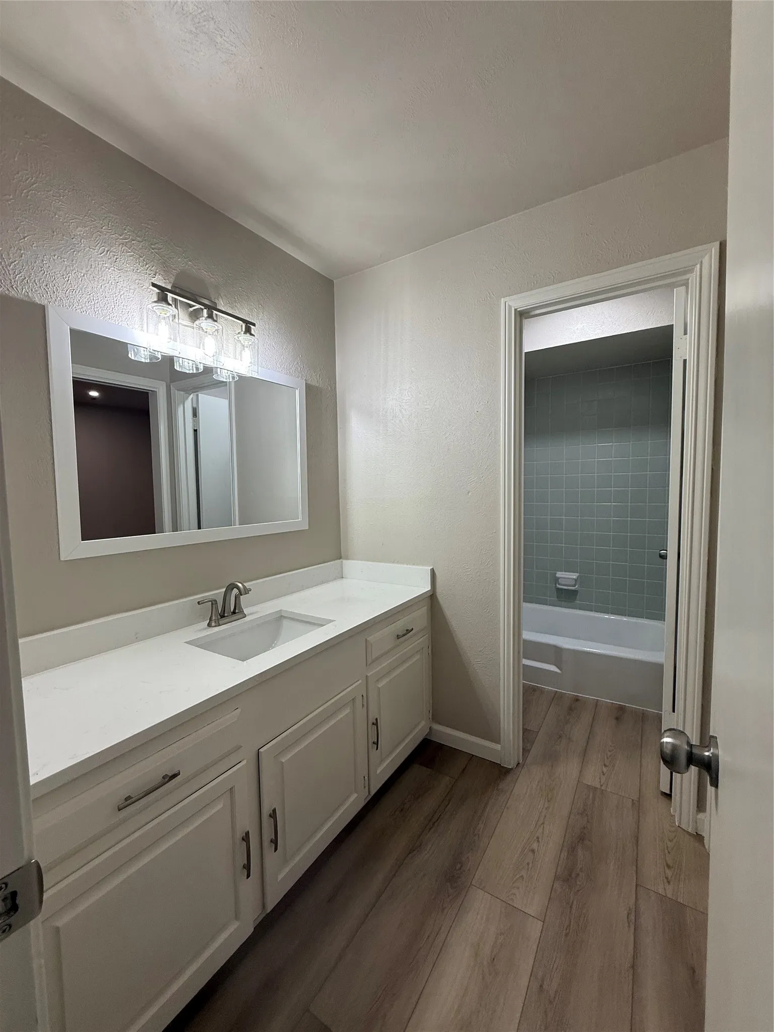 Condominium For Sale in Dallas County , 902 S Weatherred Drive 902F, Richardson, Texas 75080, 2 Bedroom, 1 Bathroom, Garage spaces, 844 Sqft, built in 1967, mls#21328657, Real Estate Agent in Richardson, Homes For Sale in Dallas county, Homes For Sale in Richardson, Realtor in Richardson Texas, Real Estate Brokerage Independent Realty Texas, Luminita Cordes Realtor