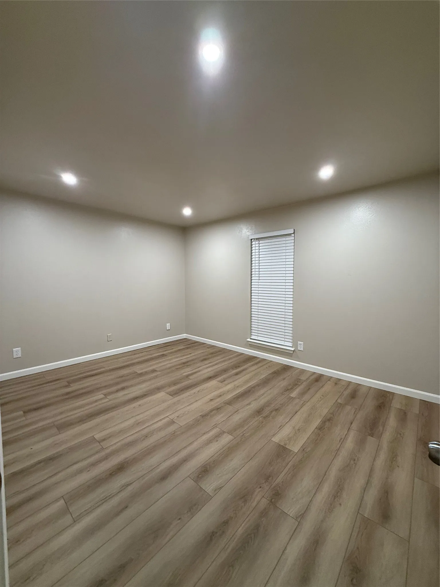 Condominium For Sale in Dallas County , 902 S Weatherred Drive 902F, Richardson, Texas 75080, 2 Bedroom, 1 Bathroom, Garage spaces, 844 Sqft, built in 1967, mls#21328657, Real Estate Agent in Richardson, Homes For Sale in Dallas county, Homes For Sale in Richardson, Realtor in Richardson Texas, Real Estate Brokerage Independent Realty Texas, Luminita Cordes Realtor