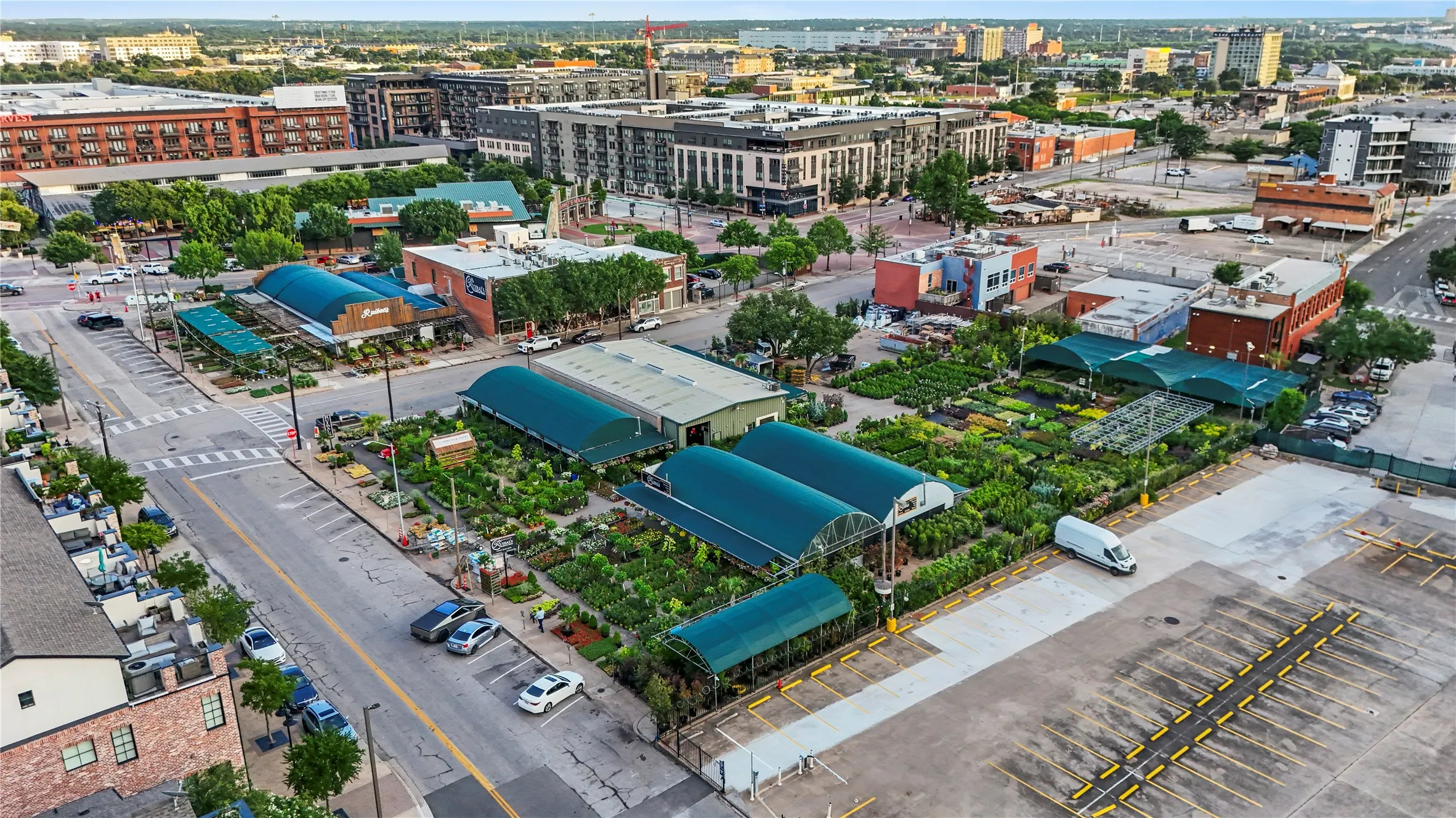 Condominium For Sale in Dallas County , 2220 Canton Street 507, Dallas, Texas 75201, 2 Bedroom, 2 Bathroom, 1 Garage spaces, 2,296 Sqft, built in 1925, mls#21328920, Real Estate Agent in Dallas, Homes For Sale in Dallas county, Homes For Sale in Dallas, Realtor in Dallas Texas, Real Estate Brokerage Independent Realty Texas, Luminita Cordes Realtor
