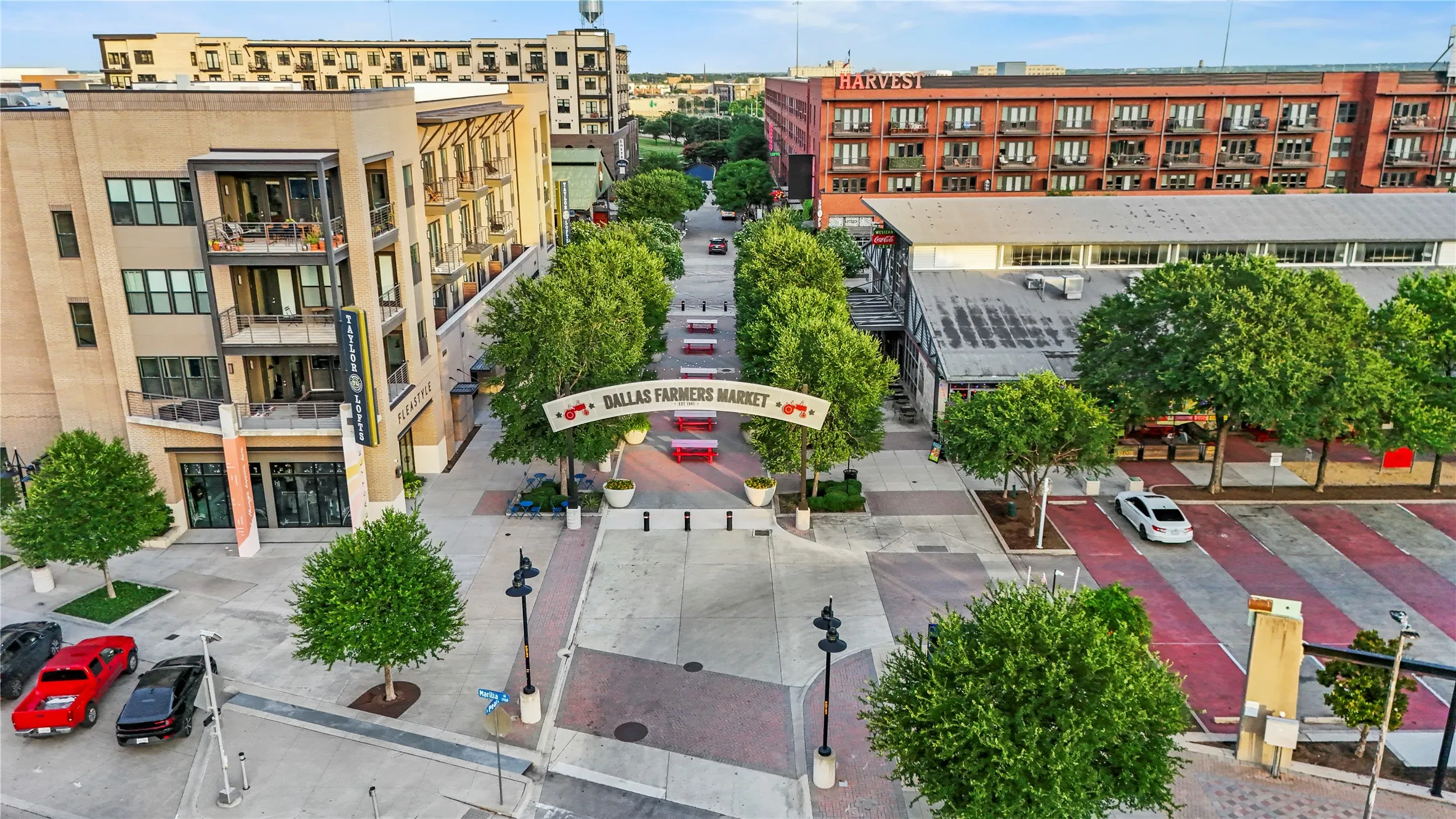 Condominium For Sale in Dallas County , 2220 Canton Street 507, Dallas, Texas 75201, 2 Bedroom, 2 Bathroom, 1 Garage spaces, 2,296 Sqft, built in 1925, mls#21328920, Real Estate Agent in Dallas, Homes For Sale in Dallas county, Homes For Sale in Dallas, Realtor in Dallas Texas, Real Estate Brokerage Independent Realty Texas, Luminita Cordes Realtor