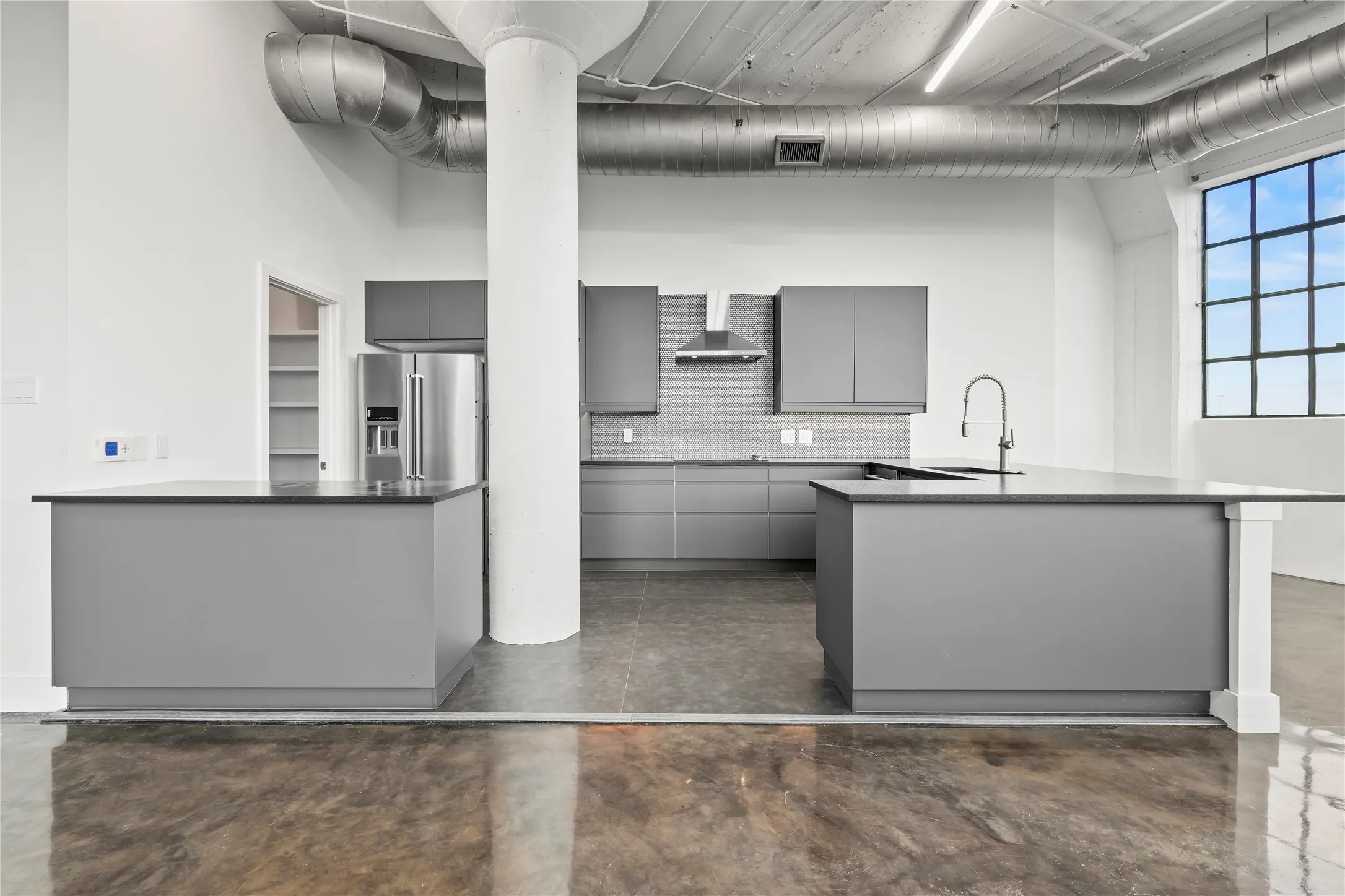 Condominium For Sale in Dallas County , 2220 Canton Street 507, Dallas, Texas 75201, 2 Bedroom, 2 Bathroom, 1 Garage spaces, 2,296 Sqft, built in 1925, mls#21328920, Real Estate Agent in Dallas, Homes For Sale in Dallas county, Homes For Sale in Dallas, Realtor in Dallas Texas, Real Estate Brokerage Independent Realty Texas, Luminita Cordes Realtor