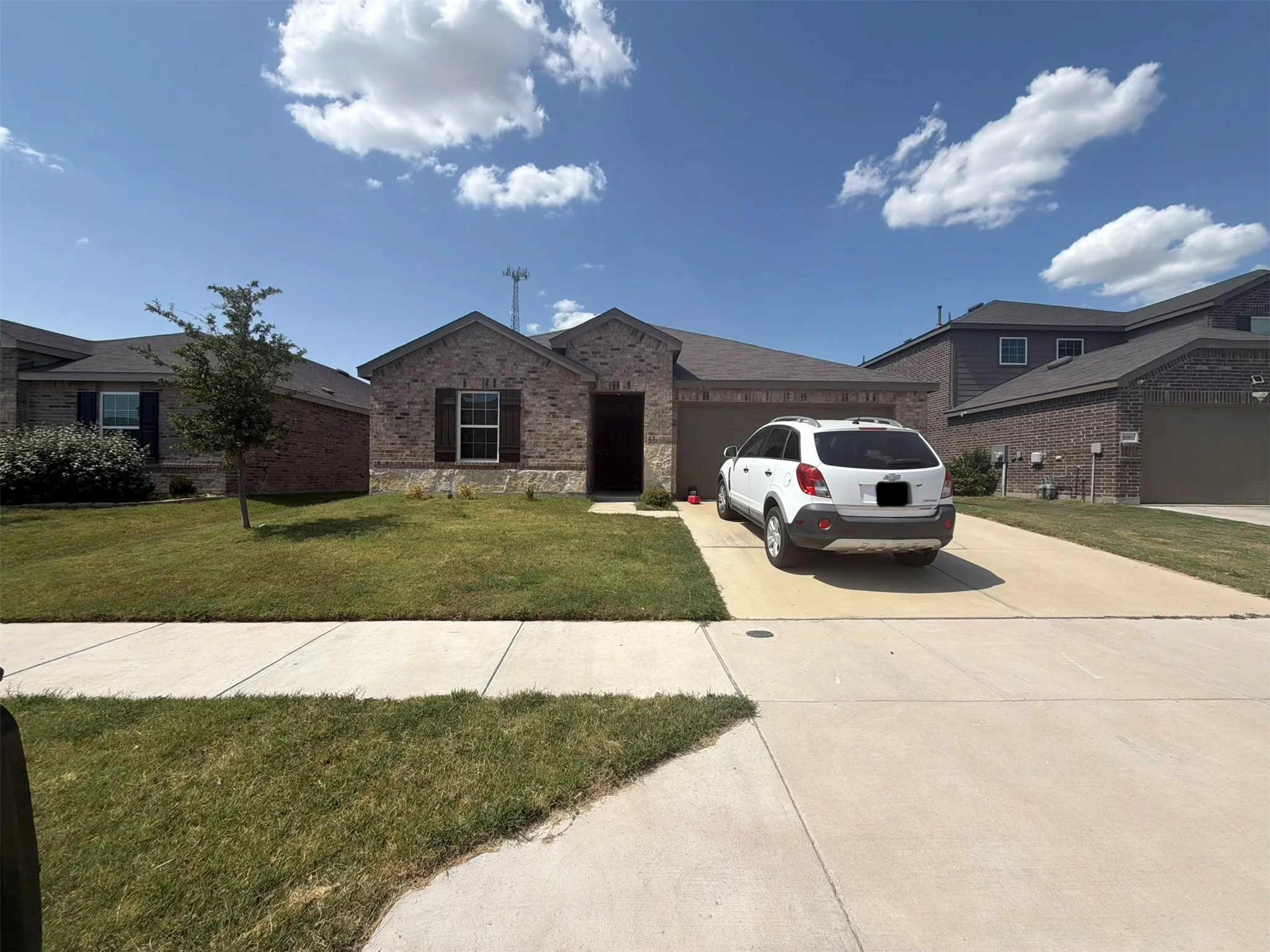 Single Family Residence For Sale in Denton County , 804 Shire Avenue, Haslet, Texas 76052, 3 Bedrooms, 2 Bathrooms, 2 Garage spaces, 1,624 Sqft, built in 2023, Price $335,000, mls#21327352, Real Estate Agent in Haslet, Homes For Sale in Denton county, Homes For Sale in Haslet, Realtor in Haslet Texas, Real Estate Brokerage Independent Realty Texas, Luminita Cordes Realtor