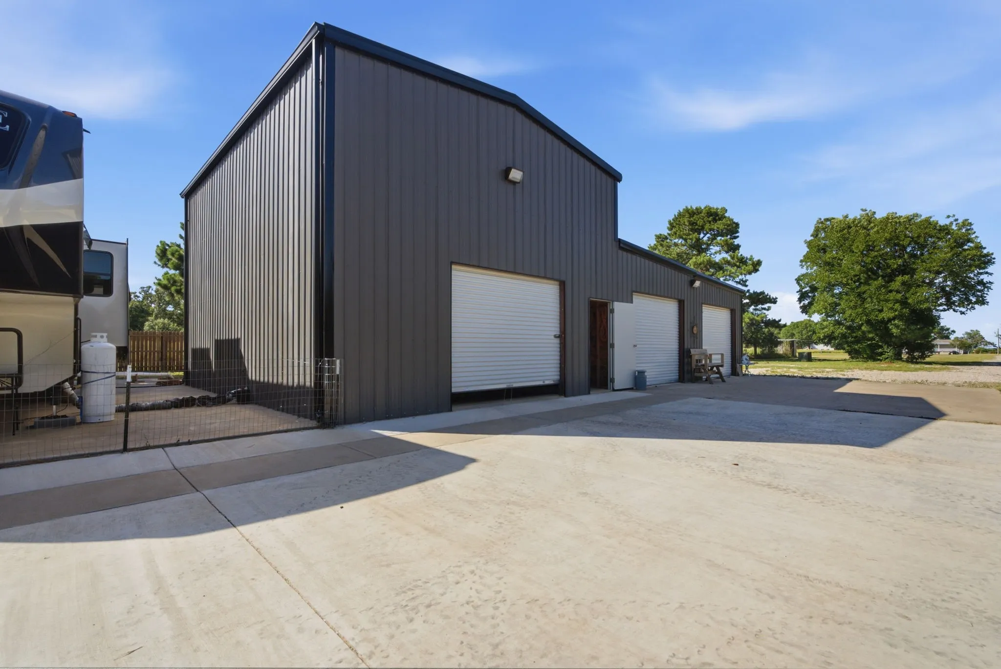 Mobile Home For Sale in Van Zandt County , 719 Vz County Road 4418, Canton, Texas 75103, 3 Bedroom, 2 Bathroom, 3 Garage spaces, 1,456 Sqft, built in 2019, mls#21326860, Real Estate Agent in Canton, Homes For Sale in Van Zandt county, Homes For Sale in Canton, Realtor in Canton Texas, Real Estate Brokerage Independent Realty Texas, Luminita Cordes Realtor