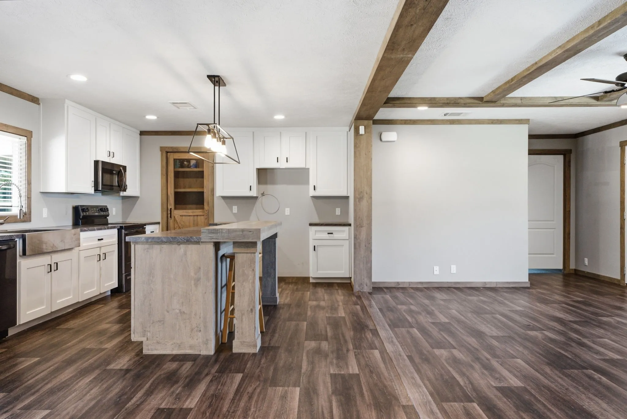 Mobile Home For Sale in Van Zandt County , 719 Vz County Road 4418, Canton, Texas 75103, 3 Bedroom, 2 Bathroom, 3 Garage spaces, 1,456 Sqft, built in 2019, mls#21326860, Real Estate Agent in Canton, Homes For Sale in Van Zandt county, Homes For Sale in Canton, Realtor in Canton Texas, Real Estate Brokerage Independent Realty Texas, Luminita Cordes Realtor