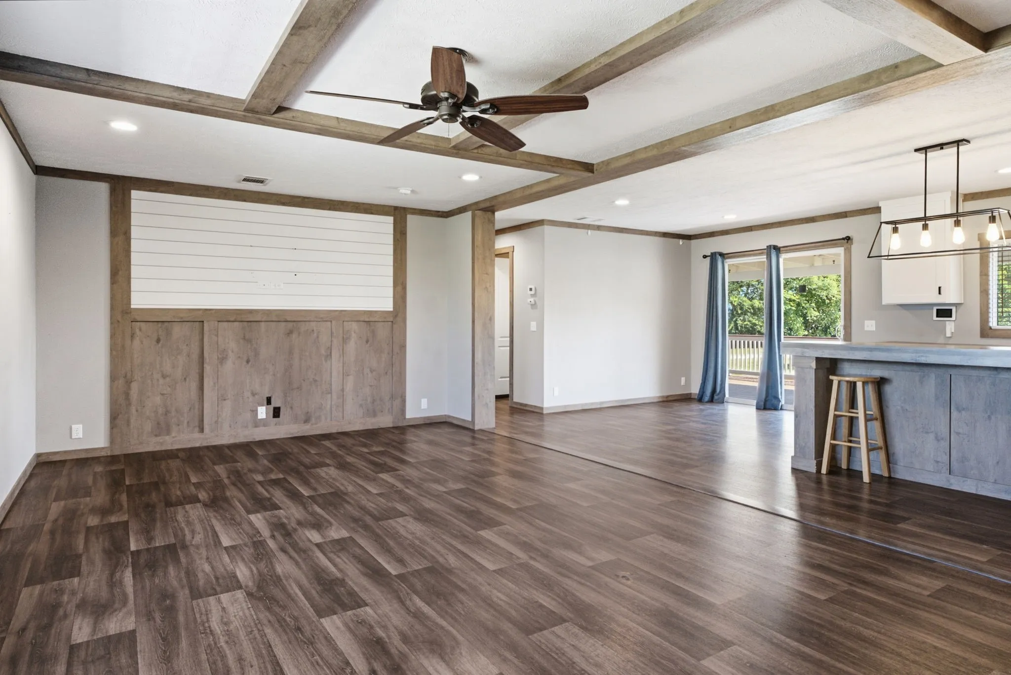 Mobile Home For Sale in Van Zandt County , 719 Vz County Road 4418, Canton, Texas 75103, 3 Bedroom, 2 Bathroom, 3 Garage spaces, 1,456 Sqft, built in 2019, mls#21326860, Real Estate Agent in Canton, Homes For Sale in Van Zandt county, Homes For Sale in Canton, Realtor in Canton Texas, Real Estate Brokerage Independent Realty Texas, Luminita Cordes Realtor