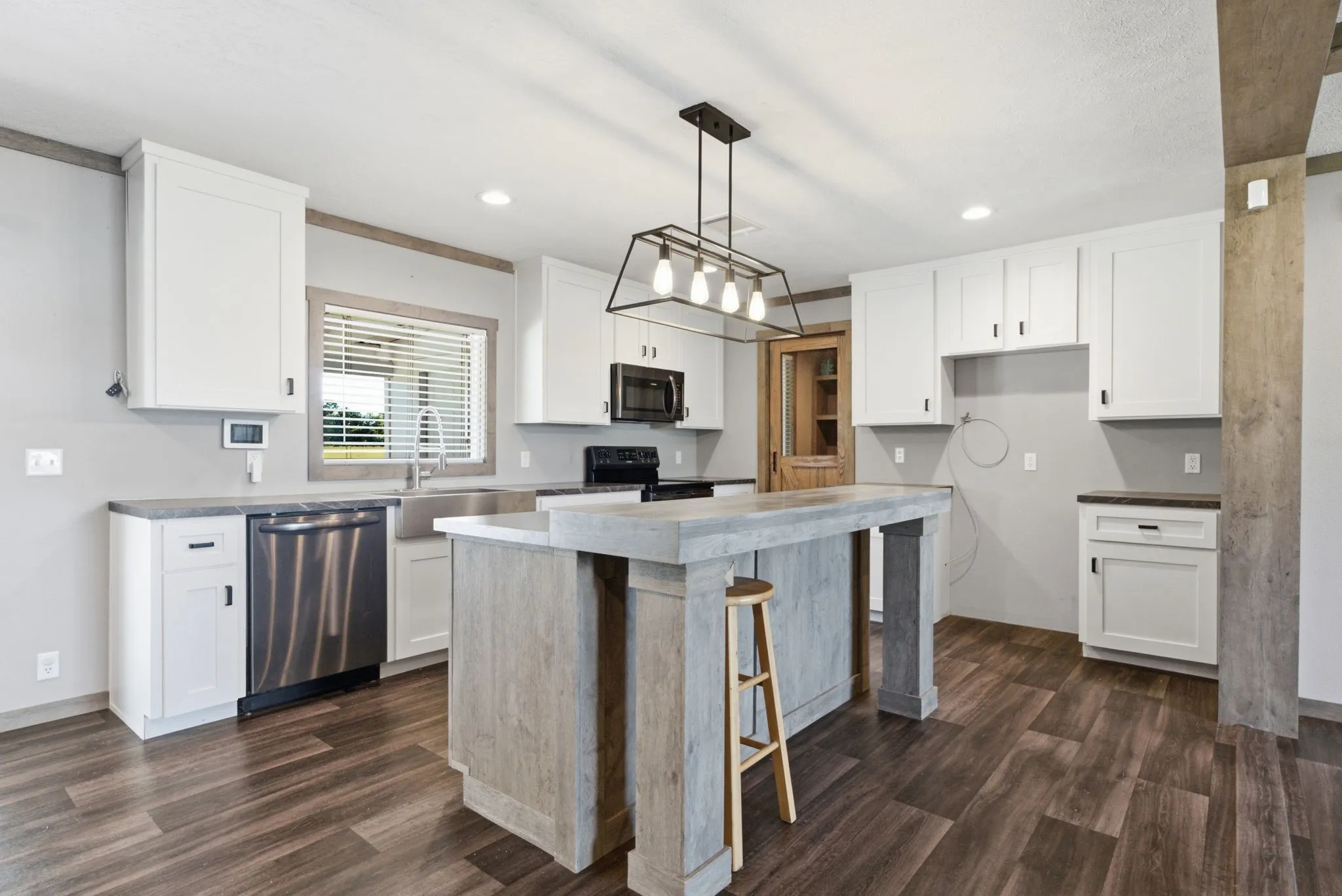 Mobile Home For Sale in Van Zandt County , 719 Vz County Road 4418, Canton, Texas 75103, 3 Bedroom, 2 Bathroom, 3 Garage spaces, 1,456 Sqft, built in 2019, mls#21326860, Real Estate Agent in Canton, Homes For Sale in Van Zandt county, Homes For Sale in Canton, Realtor in Canton Texas, Real Estate Brokerage Independent Realty Texas, Luminita Cordes Realtor