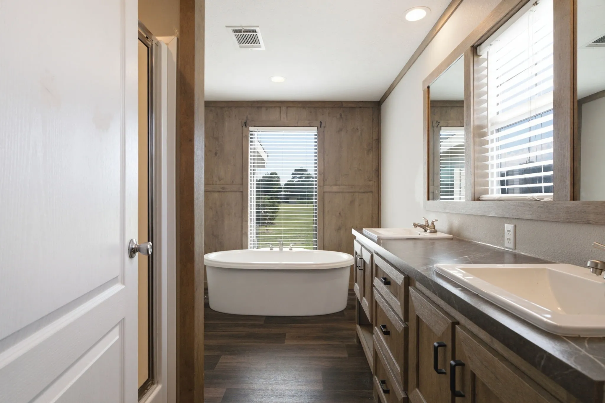 Mobile Home For Sale in Van Zandt County , 719 Vz County Road 4418, Canton, Texas 75103, 3 Bedroom, 2 Bathroom, 3 Garage spaces, 1,456 Sqft, built in 2019, mls#21326860, Real Estate Agent in Canton, Homes For Sale in Van Zandt county, Homes For Sale in Canton, Realtor in Canton Texas, Real Estate Brokerage Independent Realty Texas, Luminita Cordes Realtor