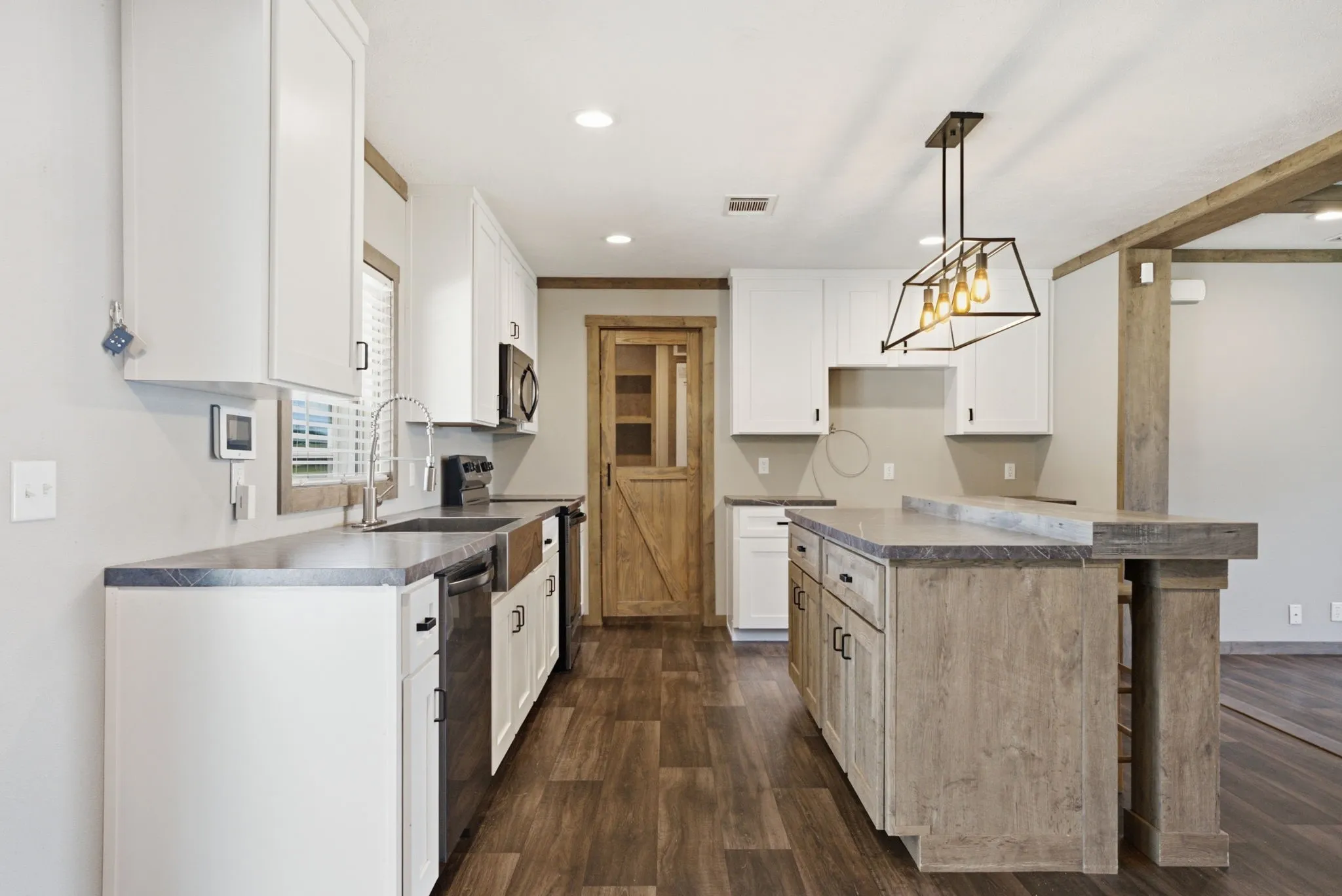 Mobile Home For Sale in Van Zandt County , 719 Vz County Road 4418, Canton, Texas 75103, 3 Bedroom, 2 Bathroom, 3 Garage spaces, 1,456 Sqft, built in 2019, mls#21326860, Real Estate Agent in Canton, Homes For Sale in Van Zandt county, Homes For Sale in Canton, Realtor in Canton Texas, Real Estate Brokerage Independent Realty Texas, Luminita Cordes Realtor