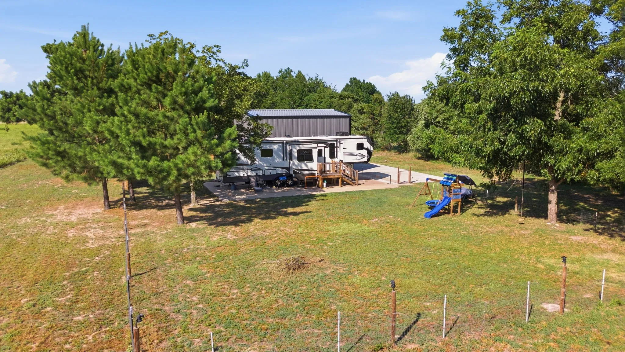 Mobile Home For Sale in Van Zandt County , 719 Vz County Road 4418, Canton, Texas 75103, 3 Bedroom, 2 Bathroom, 3 Garage spaces, 1,456 Sqft, built in 2019, mls#21326860, Real Estate Agent in Canton, Homes For Sale in Van Zandt county, Homes For Sale in Canton, Realtor in Canton Texas, Real Estate Brokerage Independent Realty Texas, Luminita Cordes Realtor