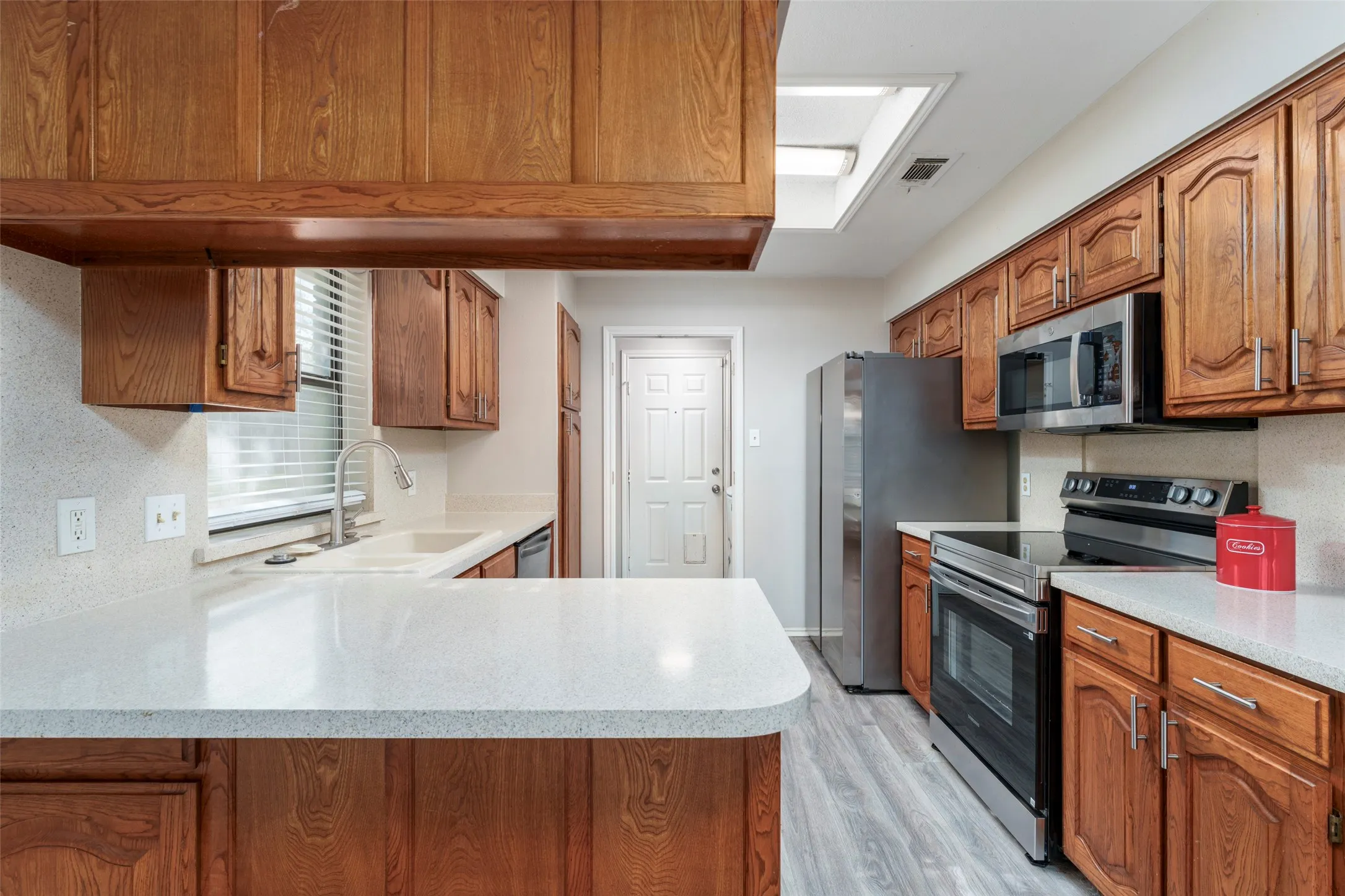 Large kitchen with new oven