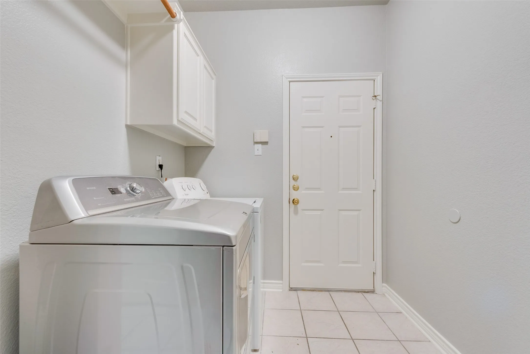 Duplex For Rent in Denton County , 739 Harbour Town Drive, Lake Dallas, Texas 75065, 3 Bedroom, 2 Bathroom, 2 Garage spaces, 1,601 Sqft, built in 1998, mls#21328087, Real Estate Agent in Lake Dallas, Homes For Rent in Denton county, Homes For Rent in Lake Dallas, Realtor in Lake Dallas Texas, Real Estate Brokerage Independent Realty Texas, Luminita Cordes Realtor