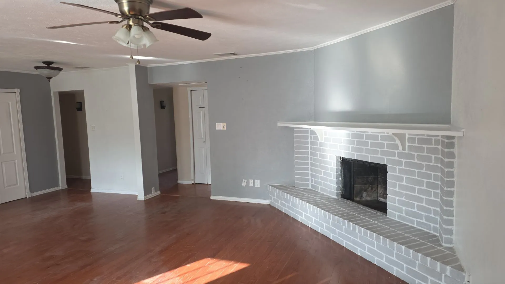 Single Family Residence For Sale in Kaufman County , 412 Forestwood Drive, Forney, Texas 75126, 3 Bedroom, 2 Bathroom, 2 Garage spaces, 1,458 Sqft, built in 1981, mls#21328931, Real Estate Agent in Forney, Homes For Sale in Kaufman county, Homes For Sale in Forney, Realtor in Forney Texas, Real Estate Brokerage Independent Realty Texas, Luminita Cordes Realtor