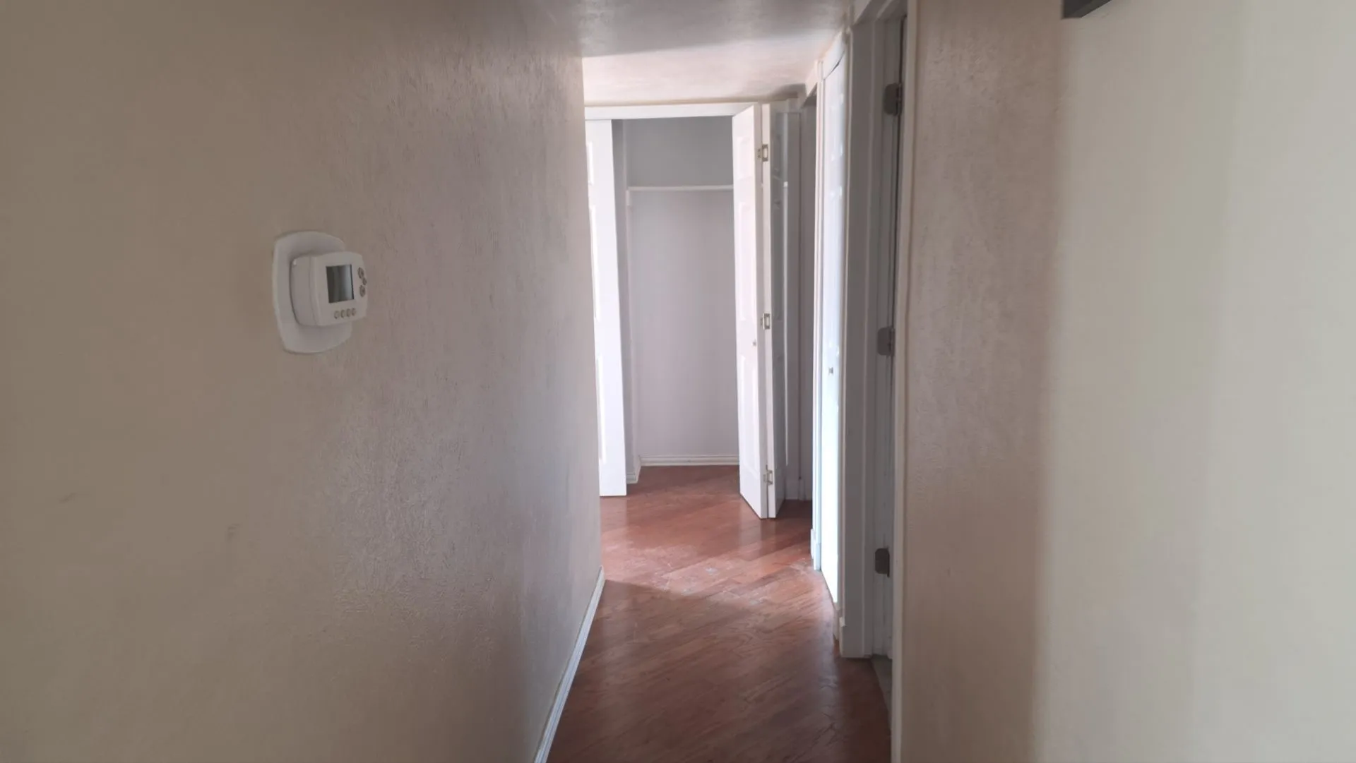 Single Family Residence For Sale in Kaufman County , 412 Forestwood Drive, Forney, Texas 75126, 3 Bedroom, 2 Bathroom, 2 Garage spaces, 1,458 Sqft, built in 1981, mls#21328931, Real Estate Agent in Forney, Homes For Sale in Kaufman county, Homes For Sale in Forney, Realtor in Forney Texas, Real Estate Brokerage Independent Realty Texas, Luminita Cordes Realtor