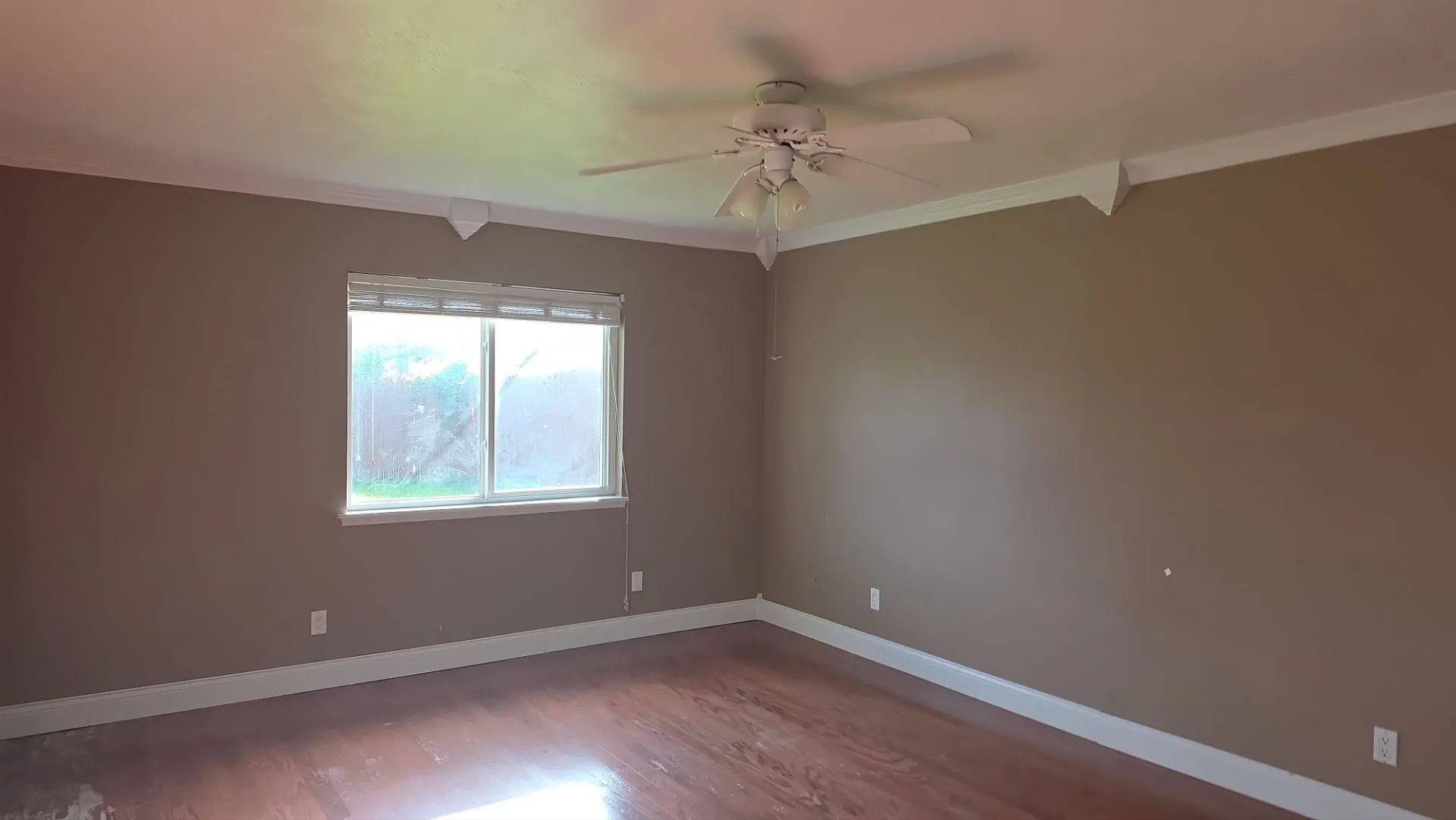 Single Family Residence For Sale in Kaufman County , 412 Forestwood Drive, Forney, Texas 75126, 3 Bedroom, 2 Bathroom, 2 Garage spaces, 1,458 Sqft, built in 1981, mls#21328931, Real Estate Agent in Forney, Homes For Sale in Kaufman county, Homes For Sale in Forney, Realtor in Forney Texas, Real Estate Brokerage Independent Realty Texas, Luminita Cordes Realtor