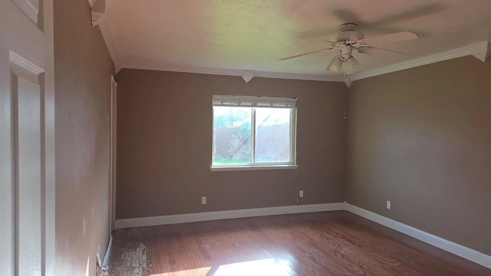 Single Family Residence For Sale in Kaufman County , 412 Forestwood Drive, Forney, Texas 75126, 3 Bedroom, 2 Bathroom, 2 Garage spaces, 1,458 Sqft, built in 1981, mls#21328931, Real Estate Agent in Forney, Homes For Sale in Kaufman county, Homes For Sale in Forney, Realtor in Forney Texas, Real Estate Brokerage Independent Realty Texas, Luminita Cordes Realtor