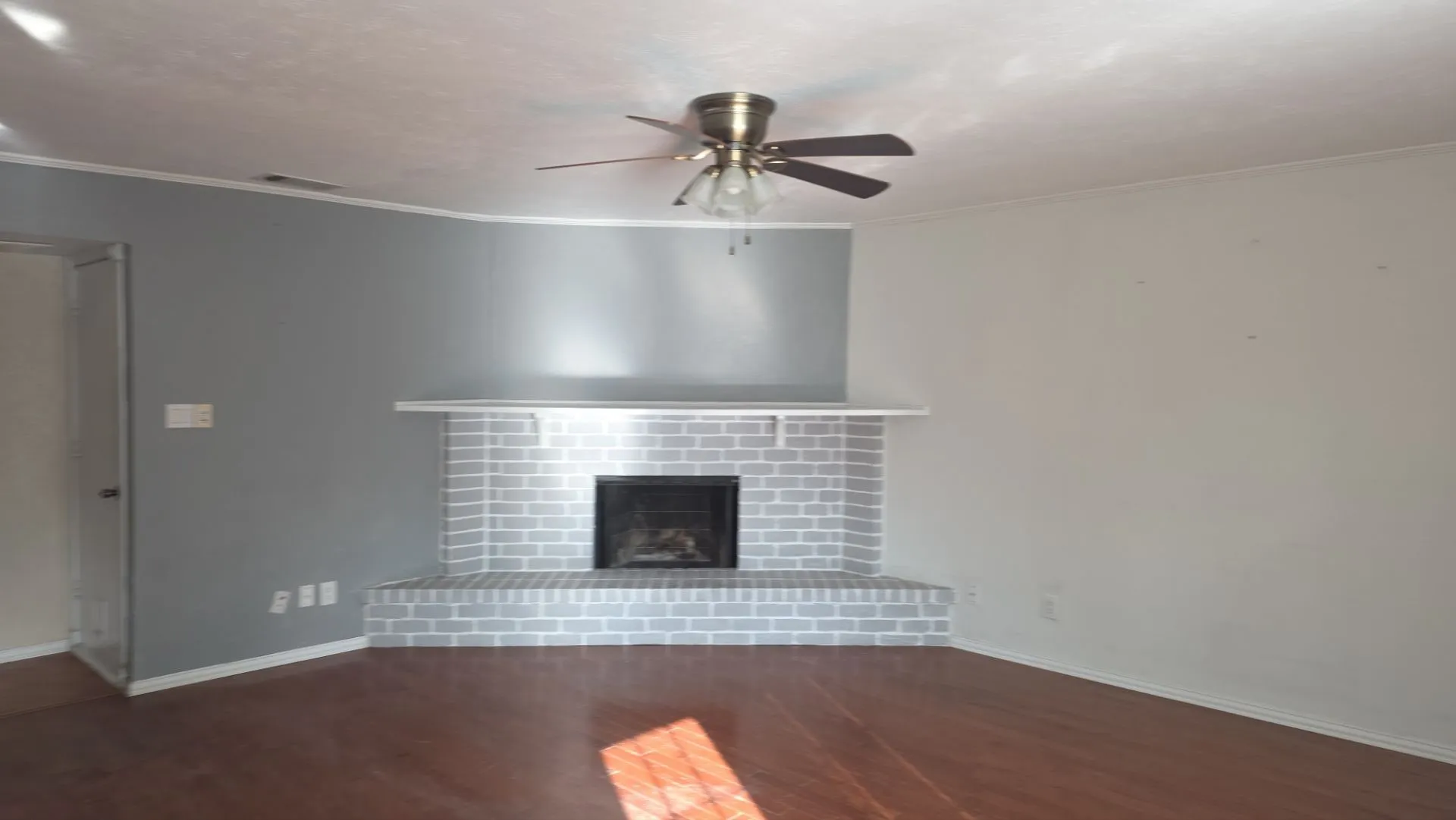 Single Family Residence For Sale in Kaufman County , 412 Forestwood Drive, Forney, Texas 75126, 3 Bedroom, 2 Bathroom, 2 Garage spaces, 1,458 Sqft, built in 1981, mls#21328931, Real Estate Agent in Forney, Homes For Sale in Kaufman county, Homes For Sale in Forney, Realtor in Forney Texas, Real Estate Brokerage Independent Realty Texas, Luminita Cordes Realtor