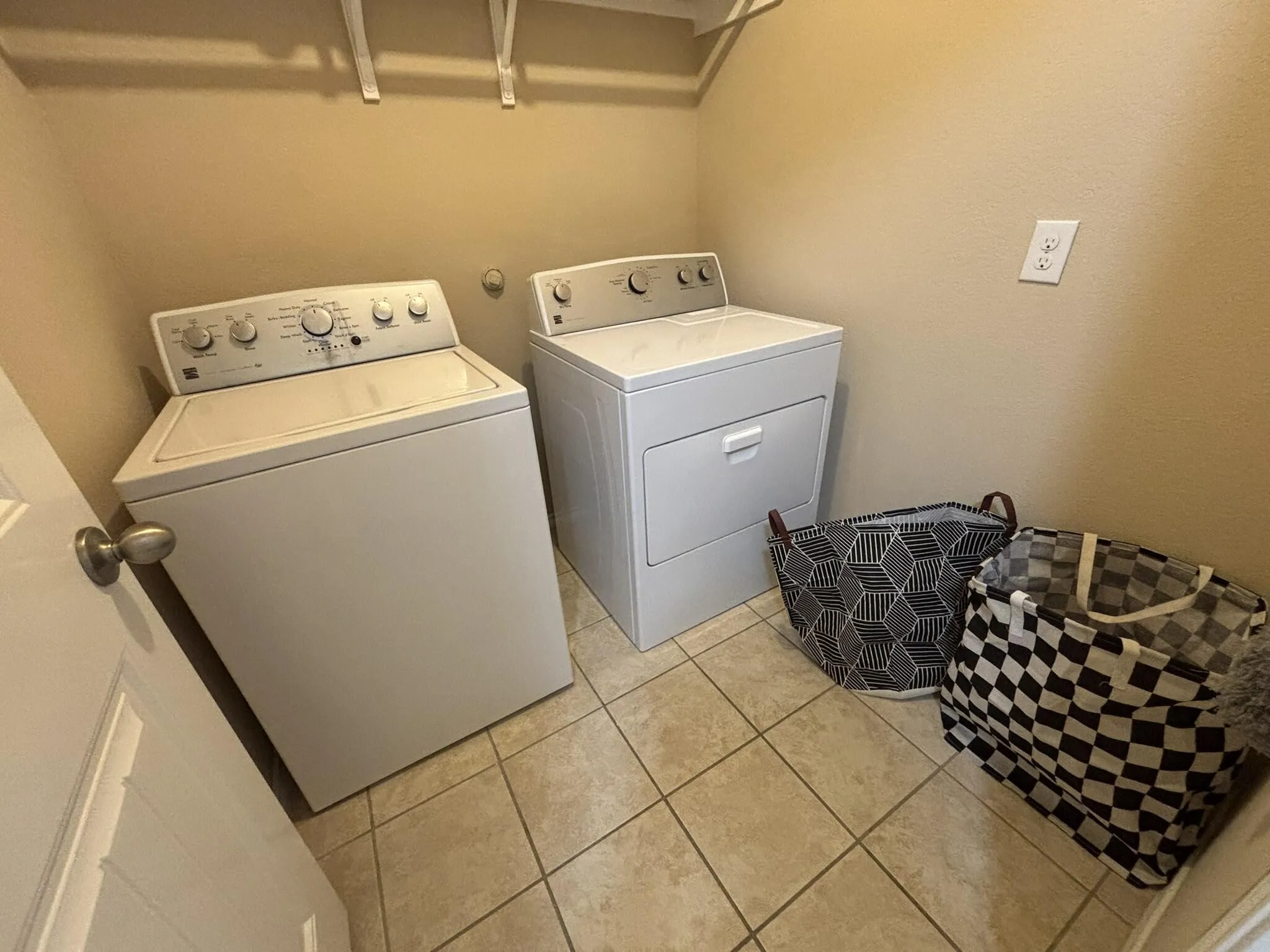 Single Family Residence For Sale in Collin County , 912 Platinum Drive, Princeton, Texas 75407, 4 Bedroom, 2 Bathroom, 2 Garage spaces, 1,650 Sqft, built in 2017, mls#21328937, Real Estate Agent in Princeton, Homes For Sale in Collin county, Homes For Sale in Princeton, Realtor in Princeton Texas, Real Estate Brokerage Independent Realty Texas, Luminita Cordes Realtor